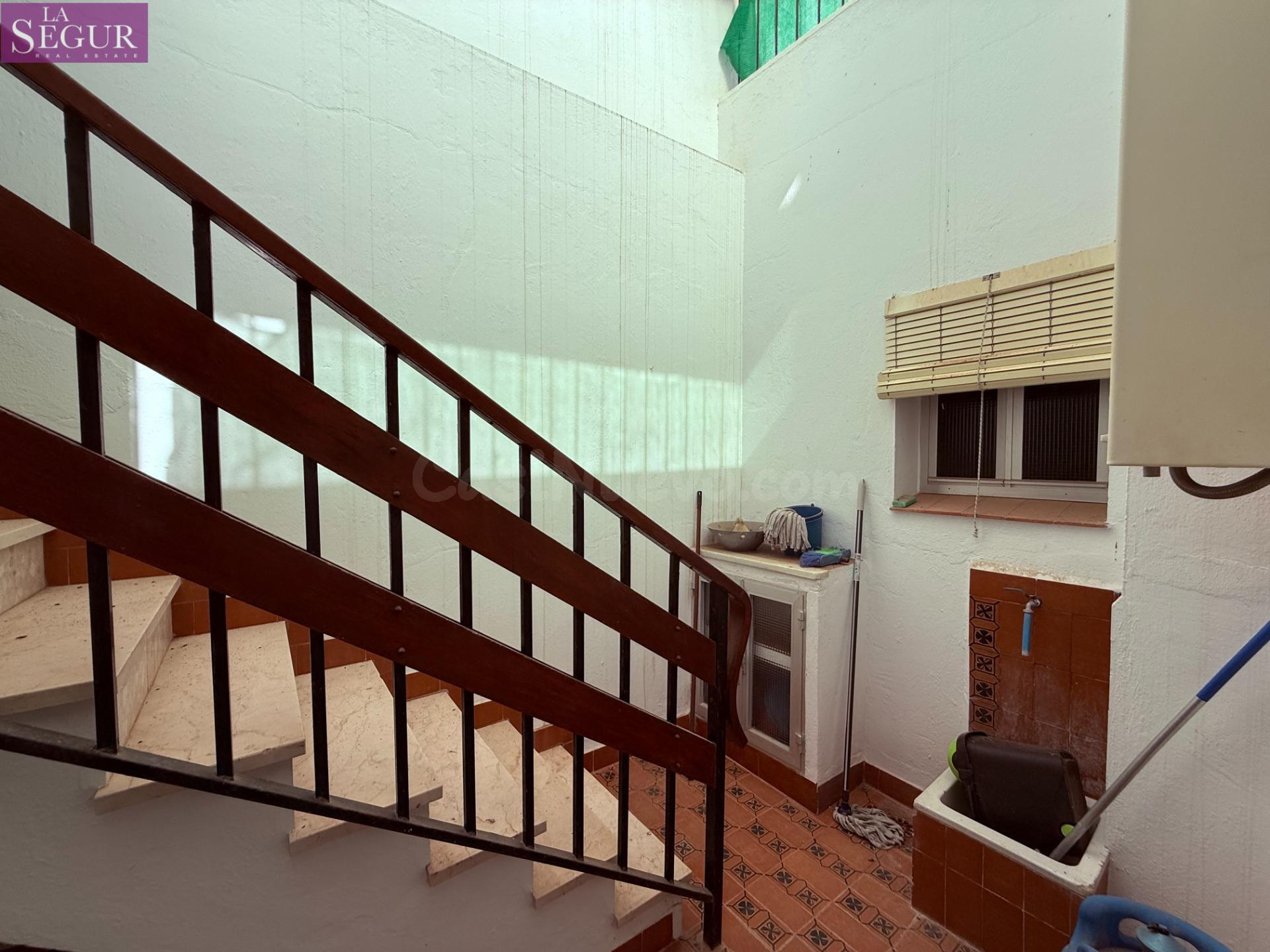 MAGNIFICA CASA EN EL CENTRO DE BENALUP - foto 3