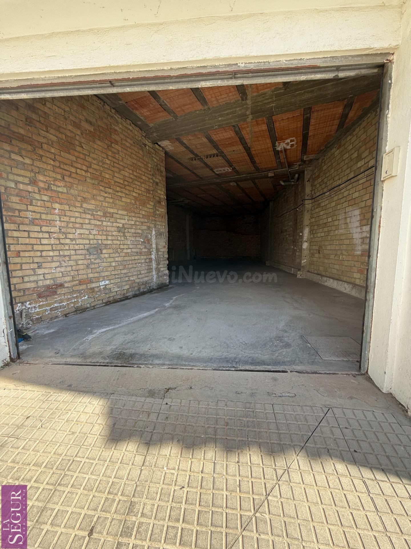 LOCAL COMERCIAL EN VENTA - foto 2