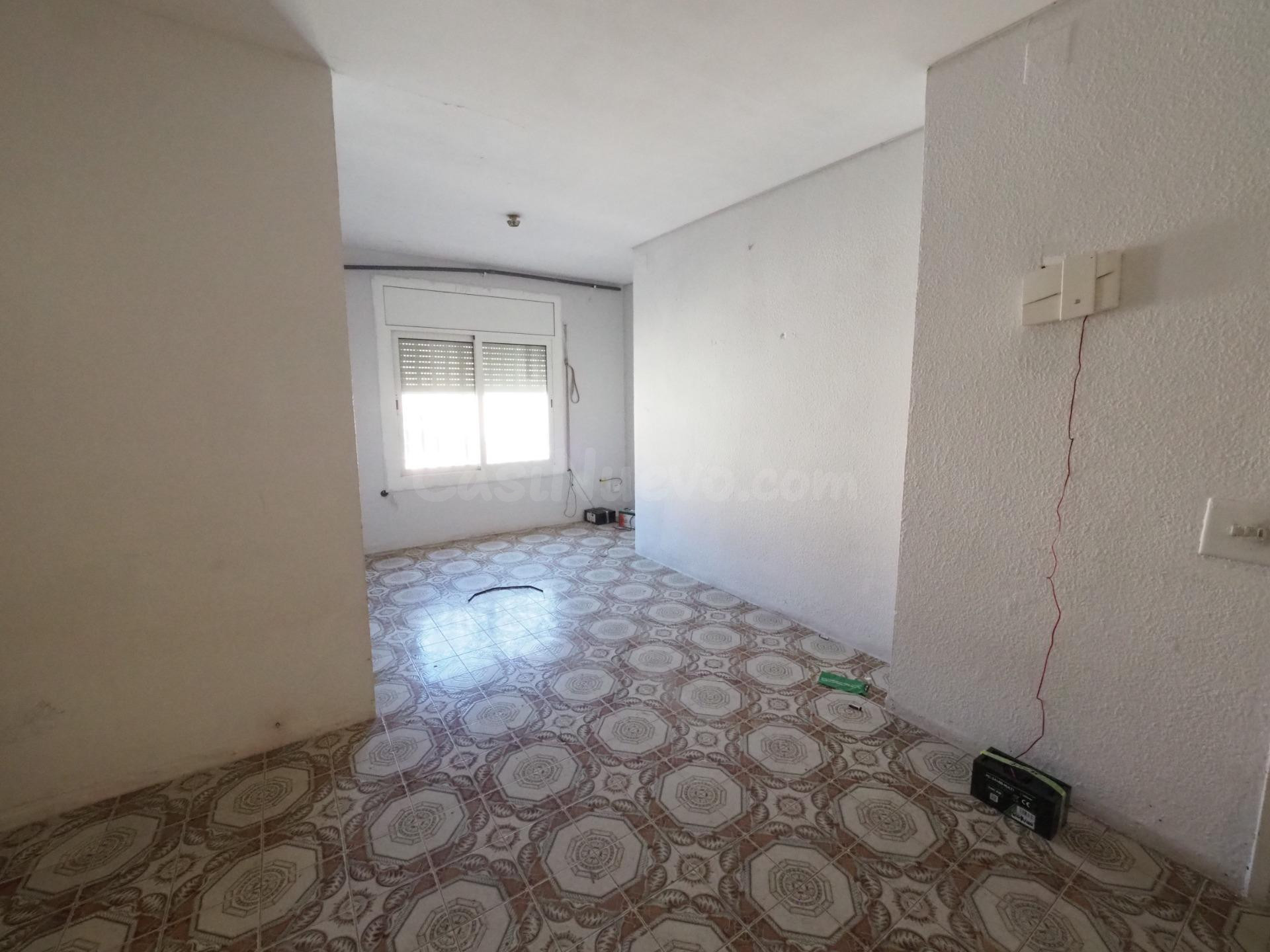 SE VENDE CASA ADOSADA EN TERRASSA, ZONA LA MAURINA