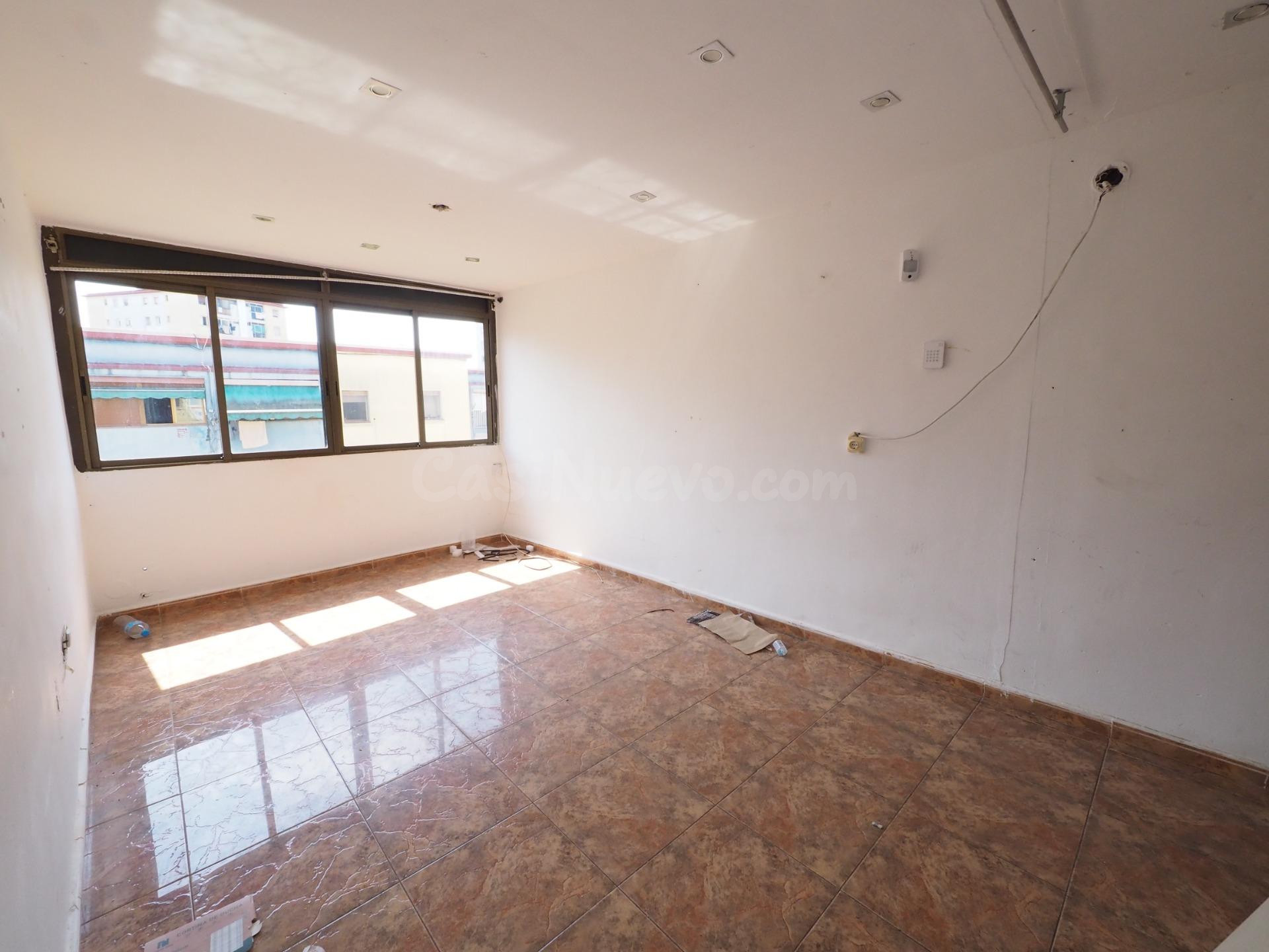 SE VENDE PISO EN BADALONA, ZONA SANT ROC
