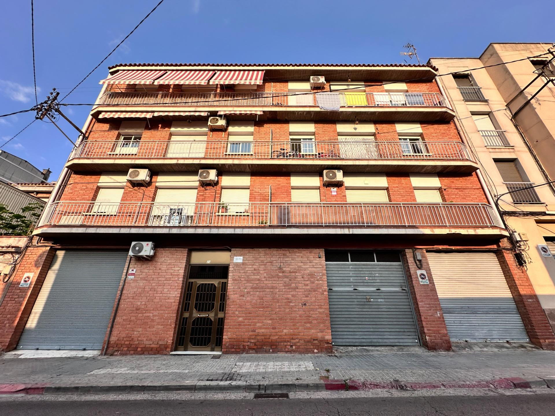 SE VENDE PISO EN SABADELL, ZONA CAN RULL