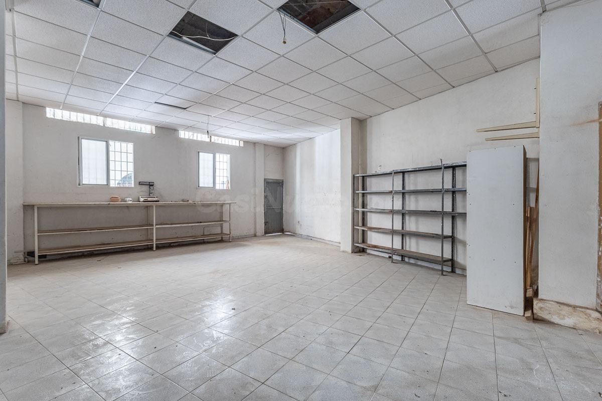 Magnífico local en pleno centro de Baza ideal como inversión