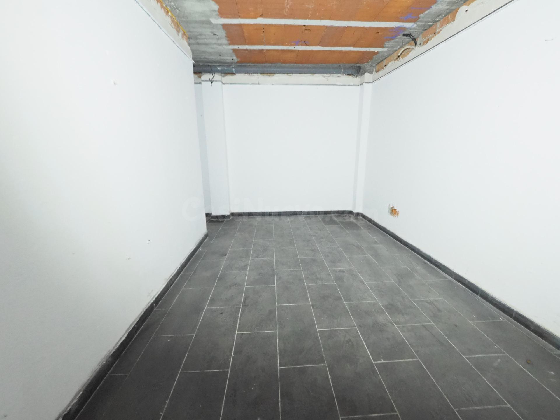 SE VENDE LOCAL COMERCIAL EN VILANOVA I LA GELTRU, ZONA SANT  - foto 5