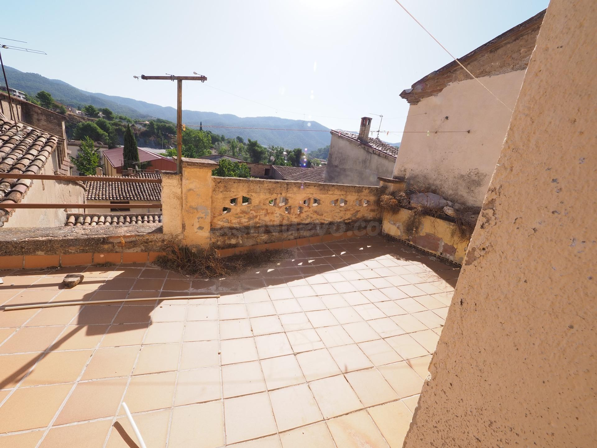 SE VENDE CASA ADOSADA EN LA POBLA DE CLARAMUNT - foto 2