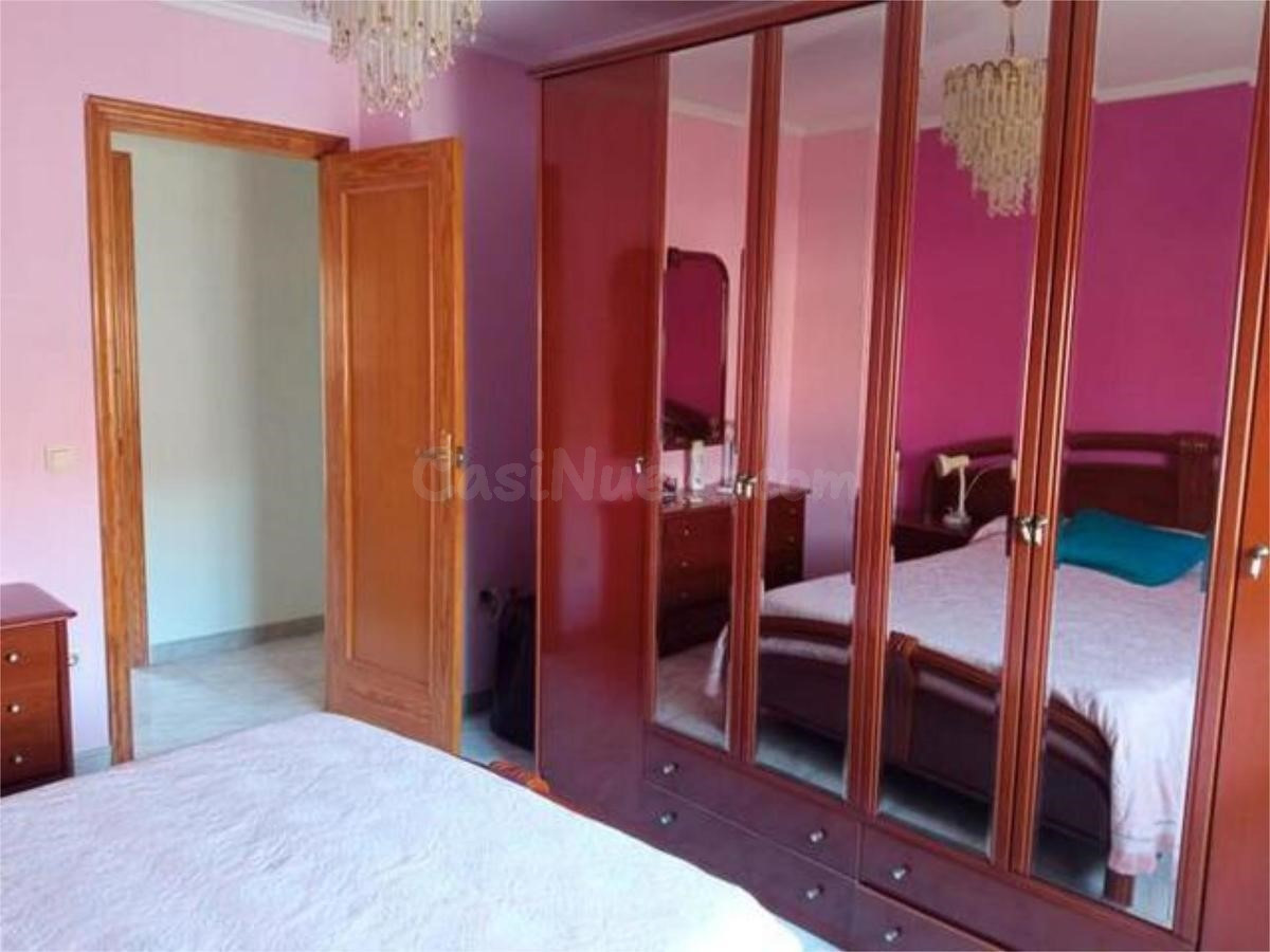 ¡Grande Casa en Xeresa: Tu Refugio Ideal Cerca de la Playa!
