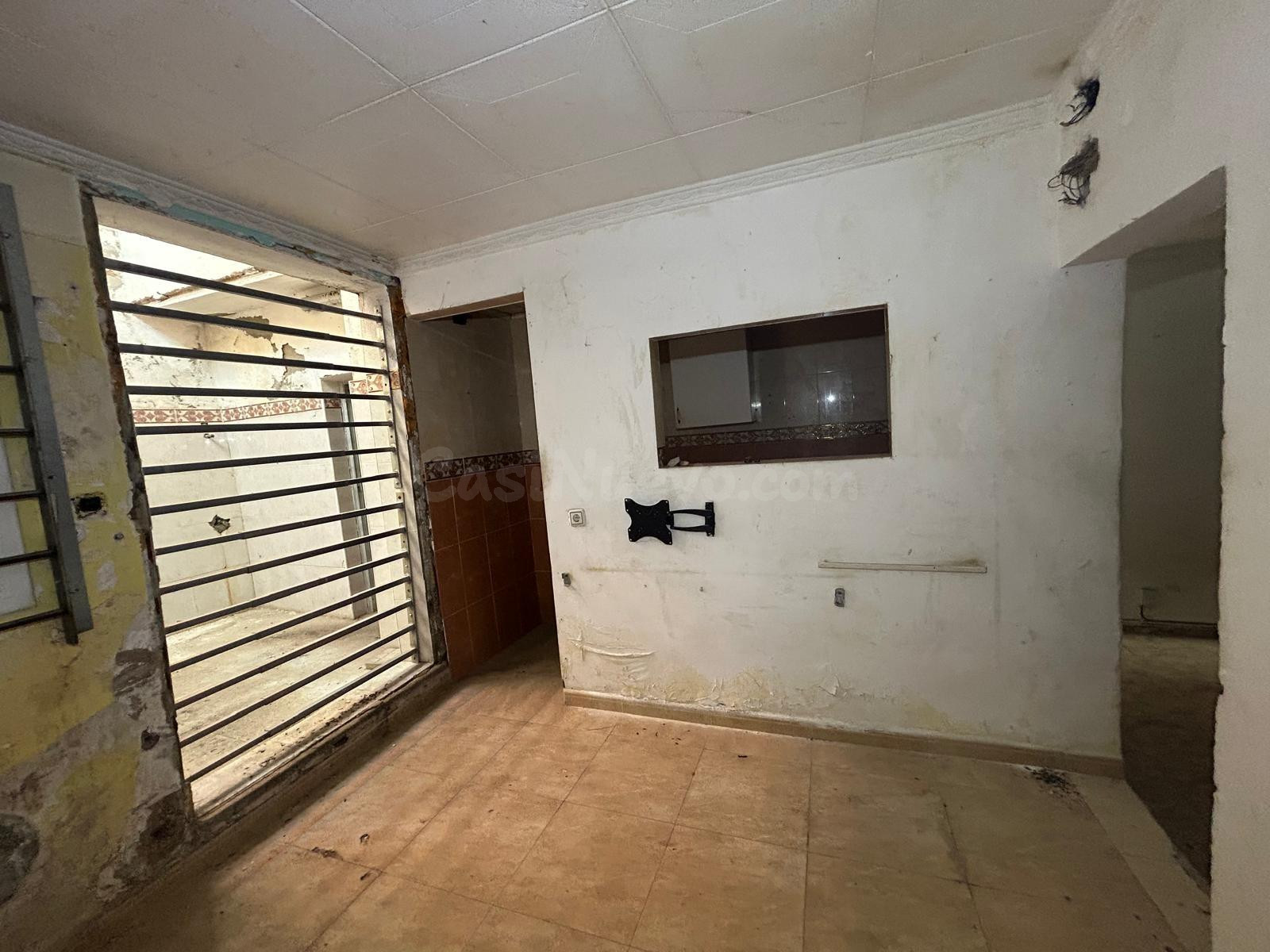 SE VENDE CASA EN TERRASSA, ZONA LA MAURINA