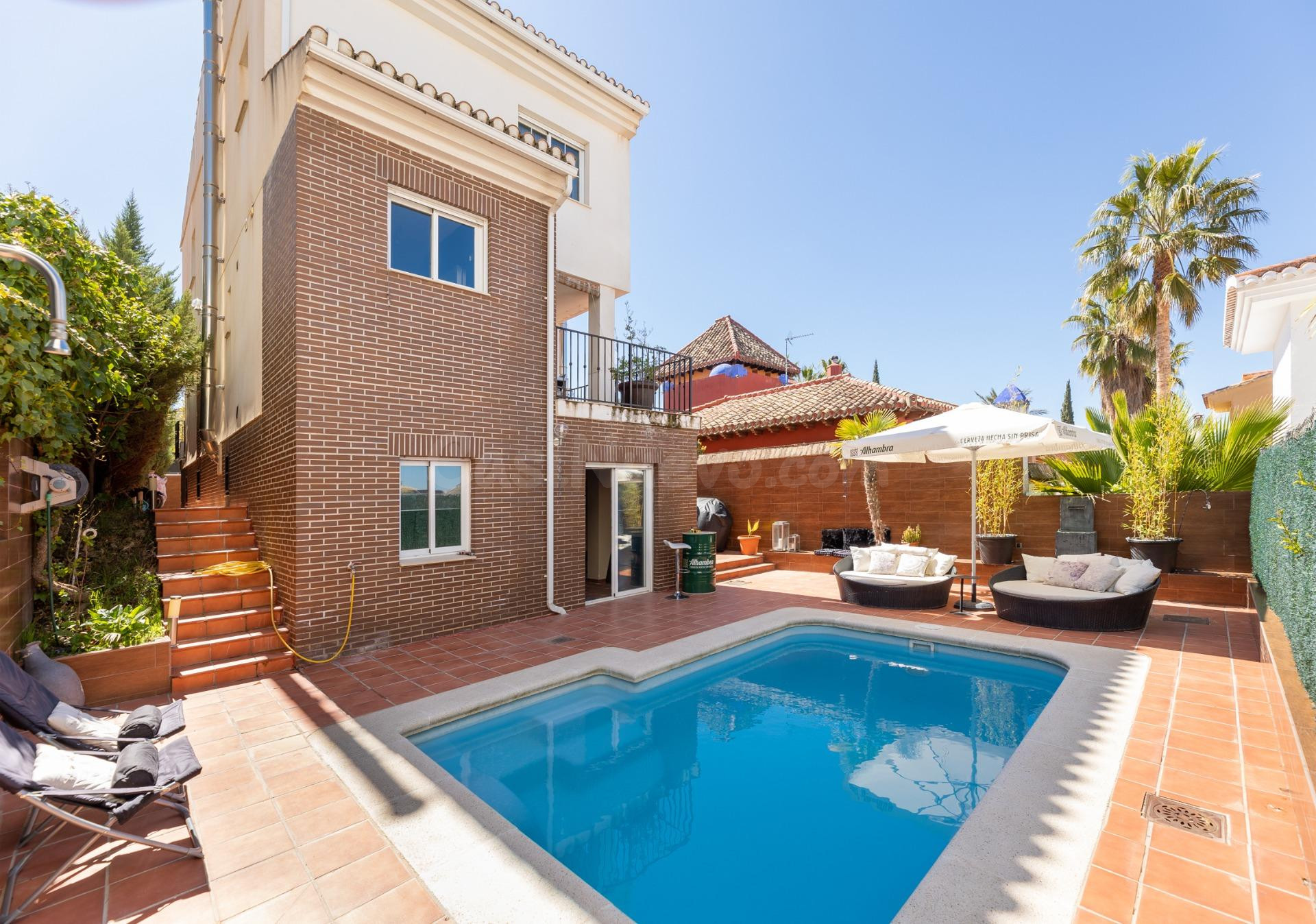 CHALET INDEPENDIENTE EN BARRIO DE MONACHIL