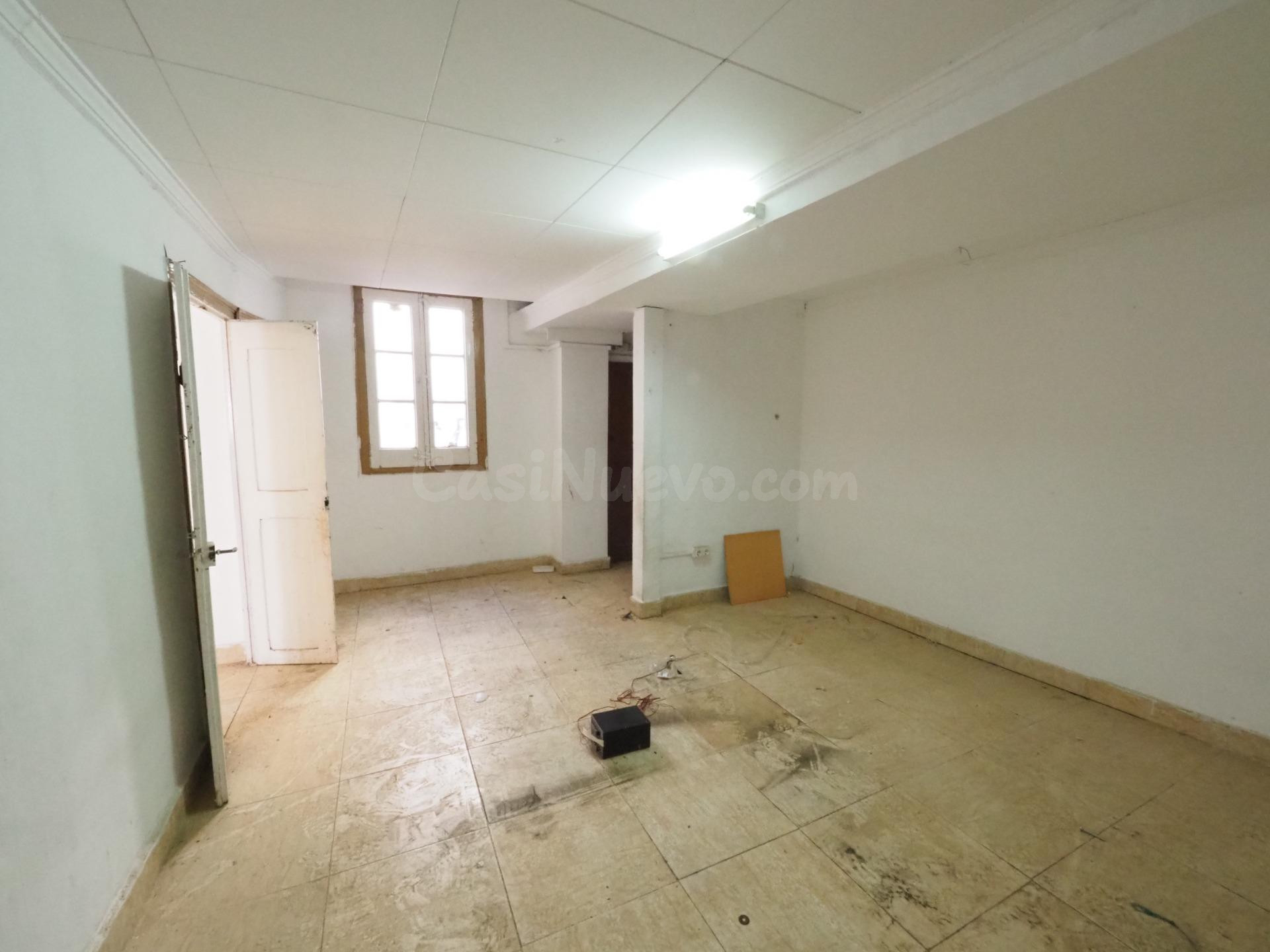 SE VENE PISO EN MANRESA, ZONA ANTIC