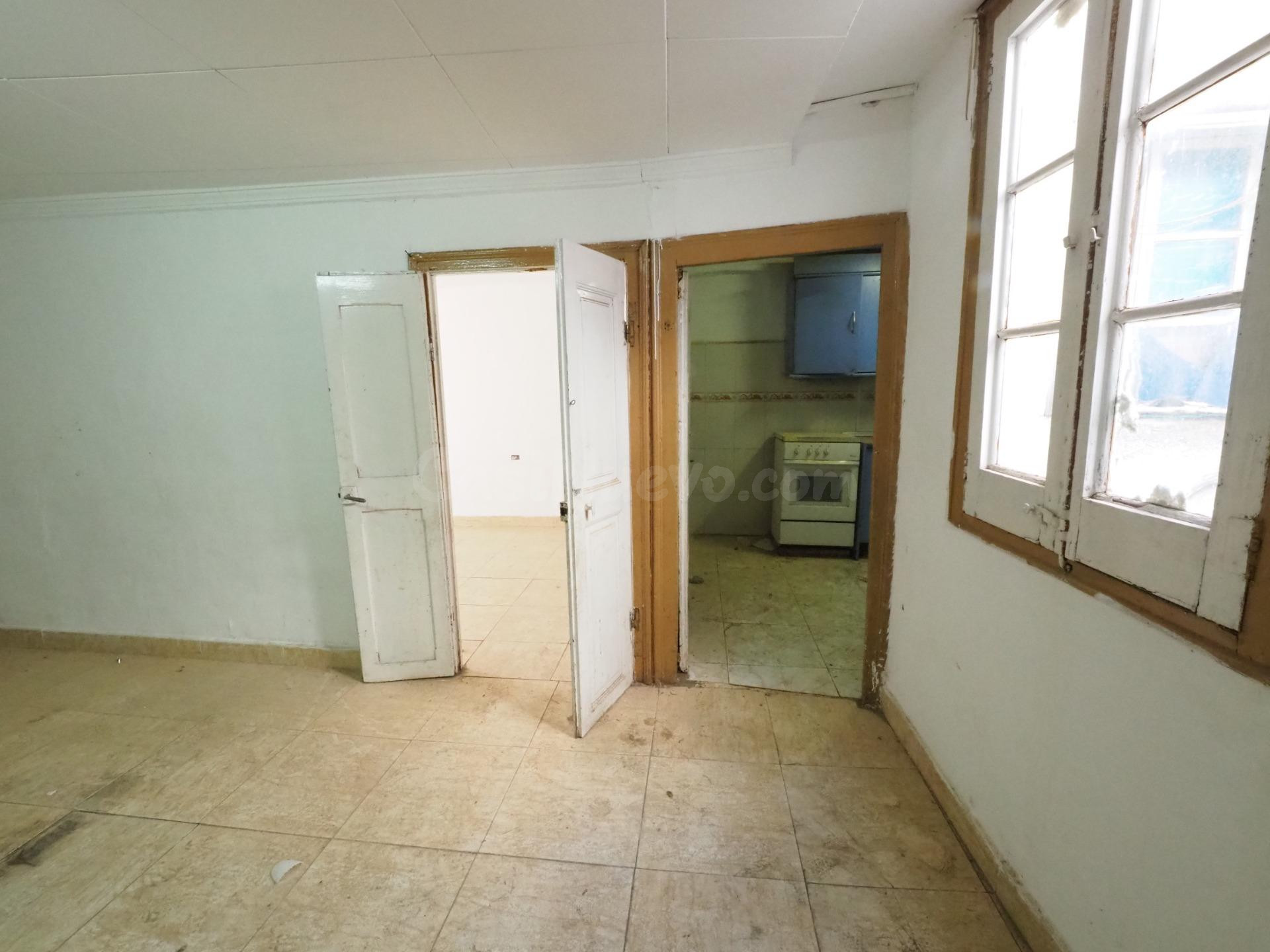 SE VENE PISO EN MANRESA, ZONA ANTIC - foto 3