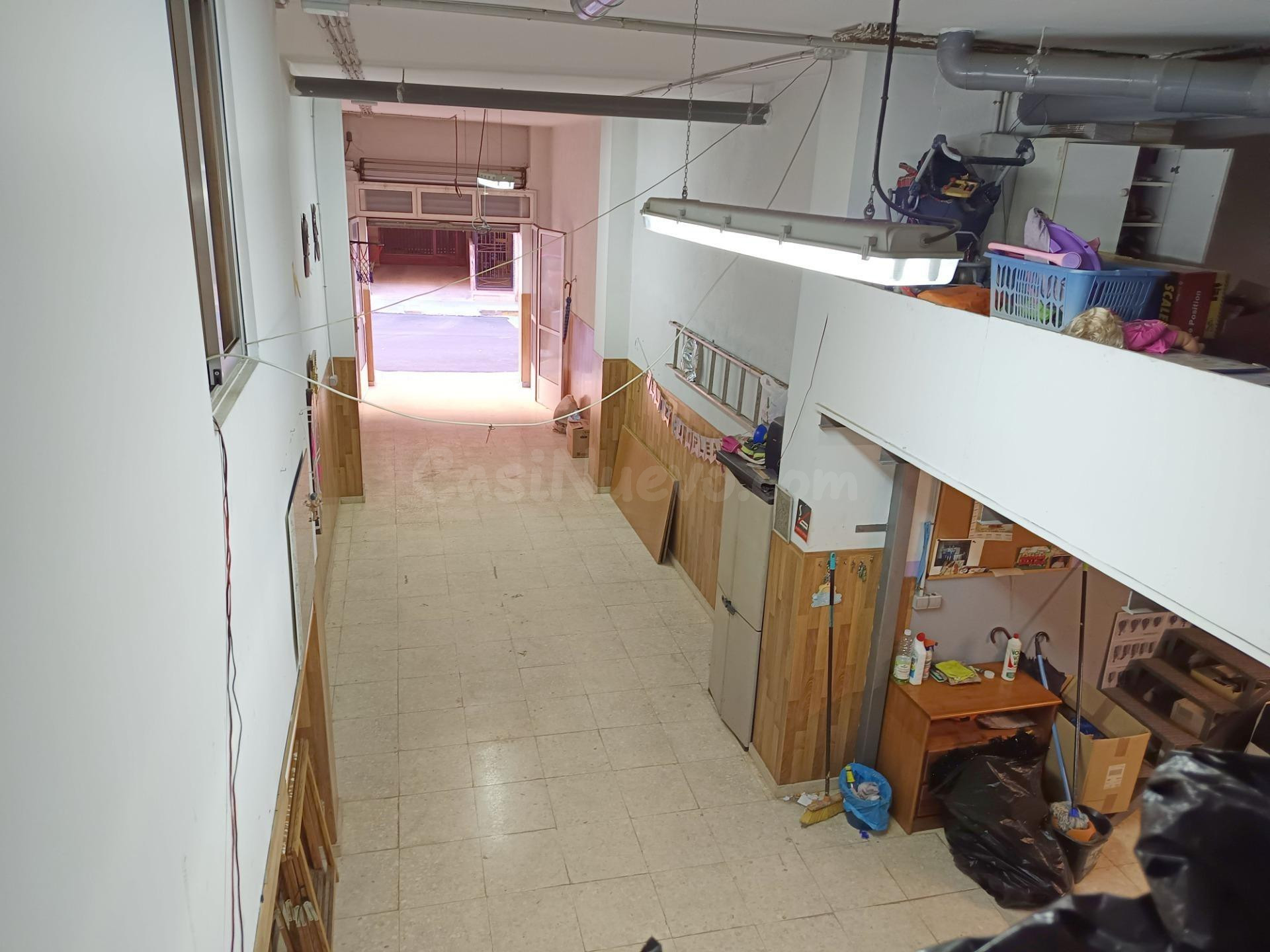 LOCAL COMERCIAL en Alaquas, tiene vado y puerta con motor - foto 2