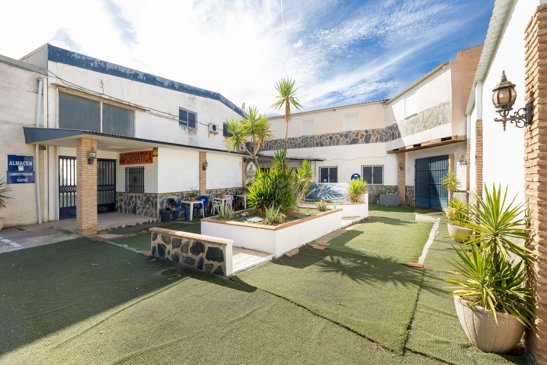 EN VENTA RECINTO CON VARIAS DEPENDENCIAS (AVENIDA LOS ALAMOS - foto 3