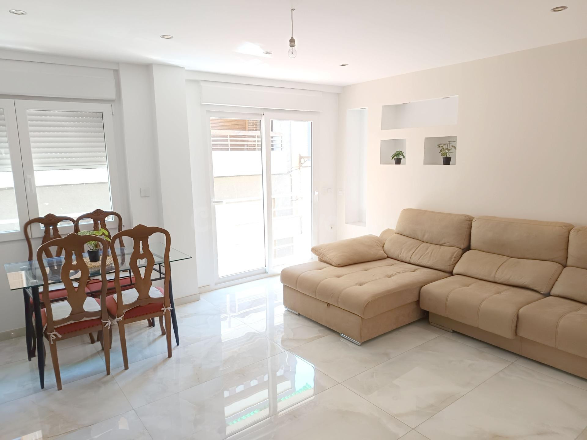 Piso 1ª planta en Xirivella con 5 habitaciones y 2 baños - foto 3