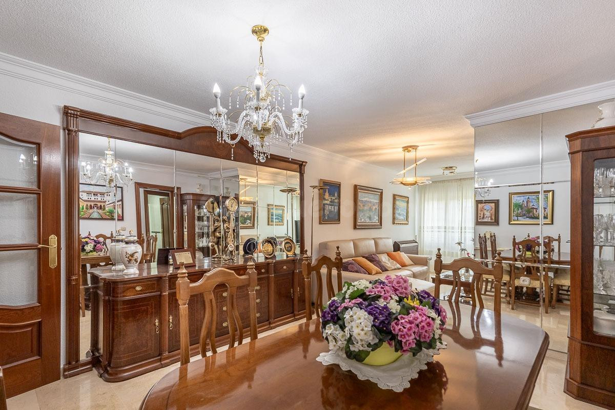 ¡Magnífico piso en venta en la zona de Mondragones, Granada! - foto 2