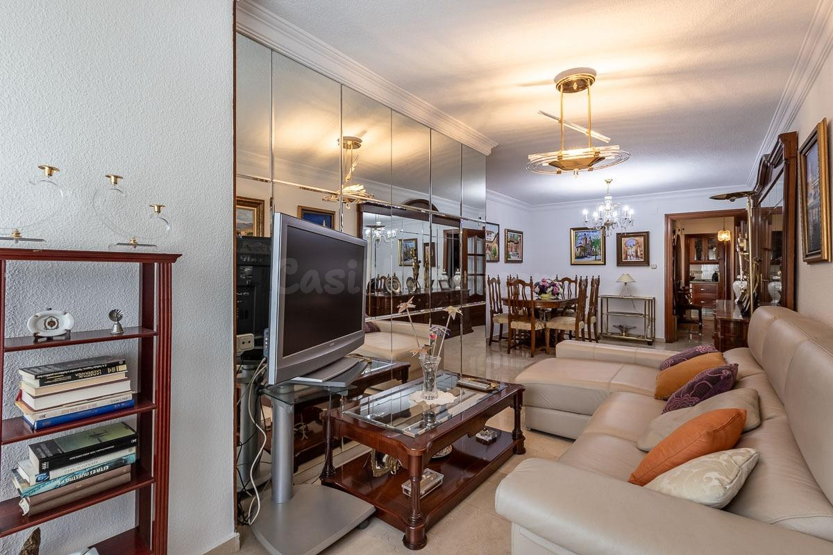 ¡Magnífico piso en venta en la zona de Mondragones, Granada! - foto 4