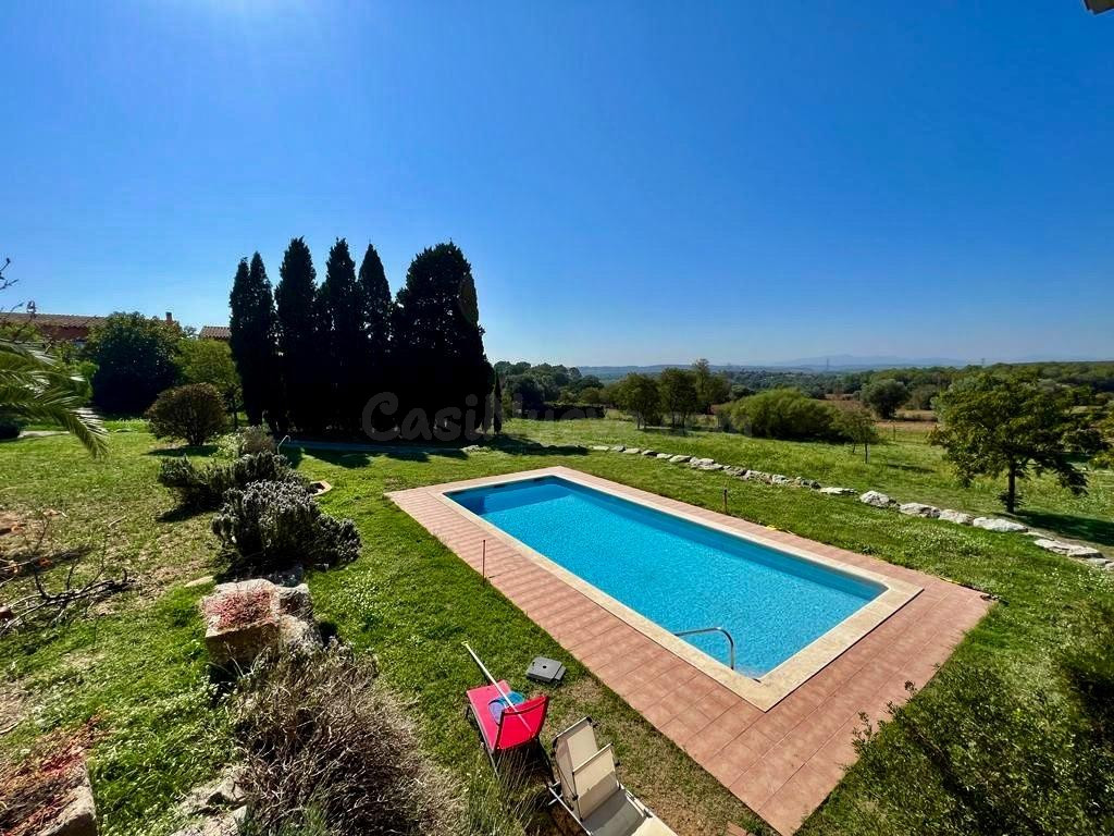 Casa unifamiliar con gran terreno muy cerca de Figueres - foto 5