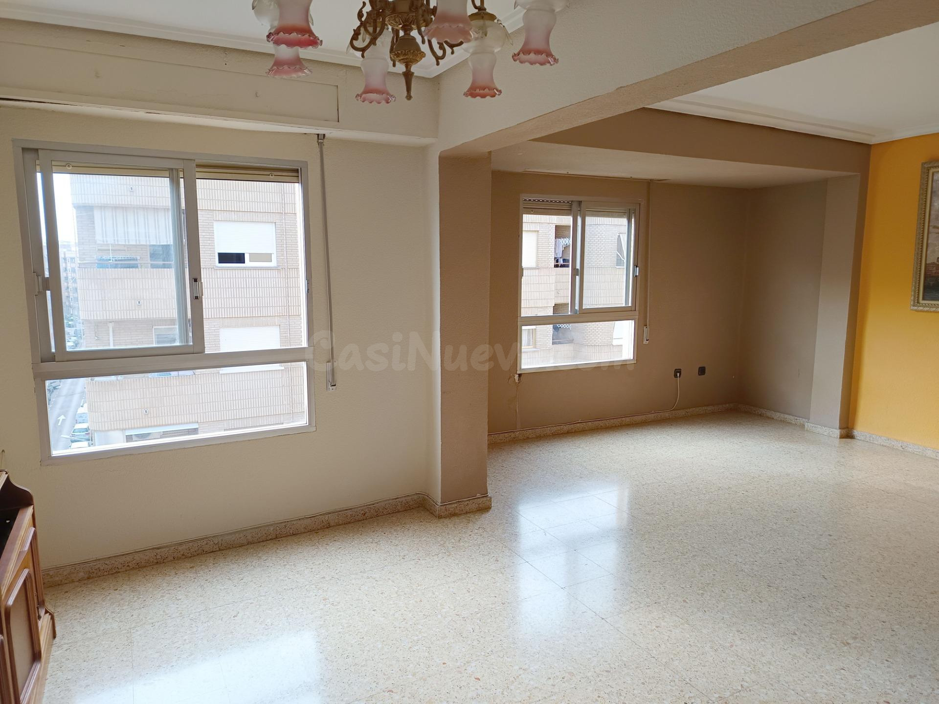 Piso en Mislata de 112 m2 útiles con 3 habitaciones y ascens