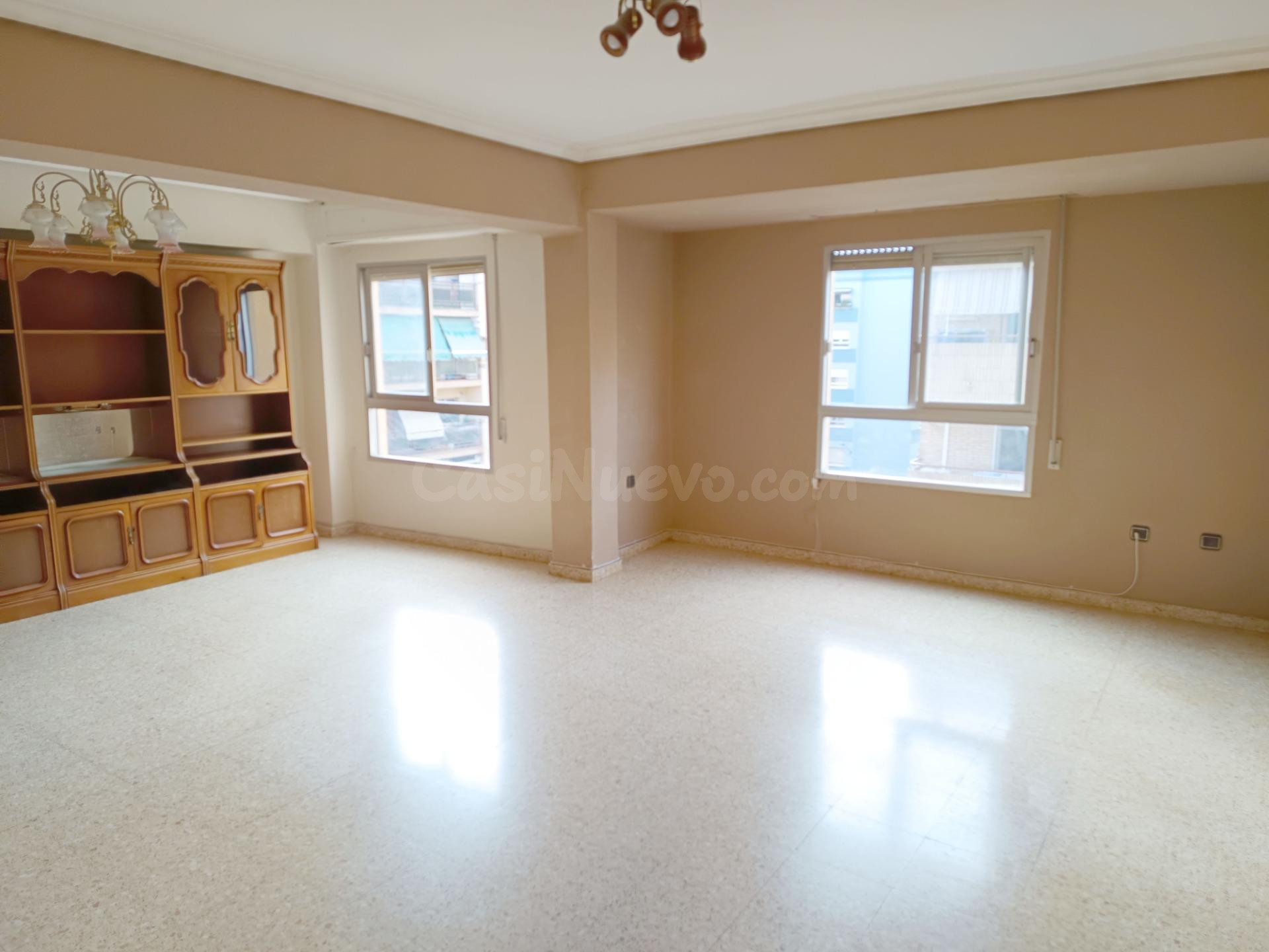 Piso en Mislata de 112 m2 útiles con 3 habitaciones y ascens - foto 2