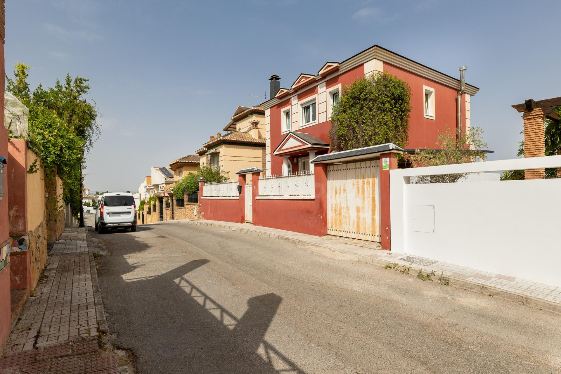 CHALET EN EL BARRIO DE MONACHIL - foto 3