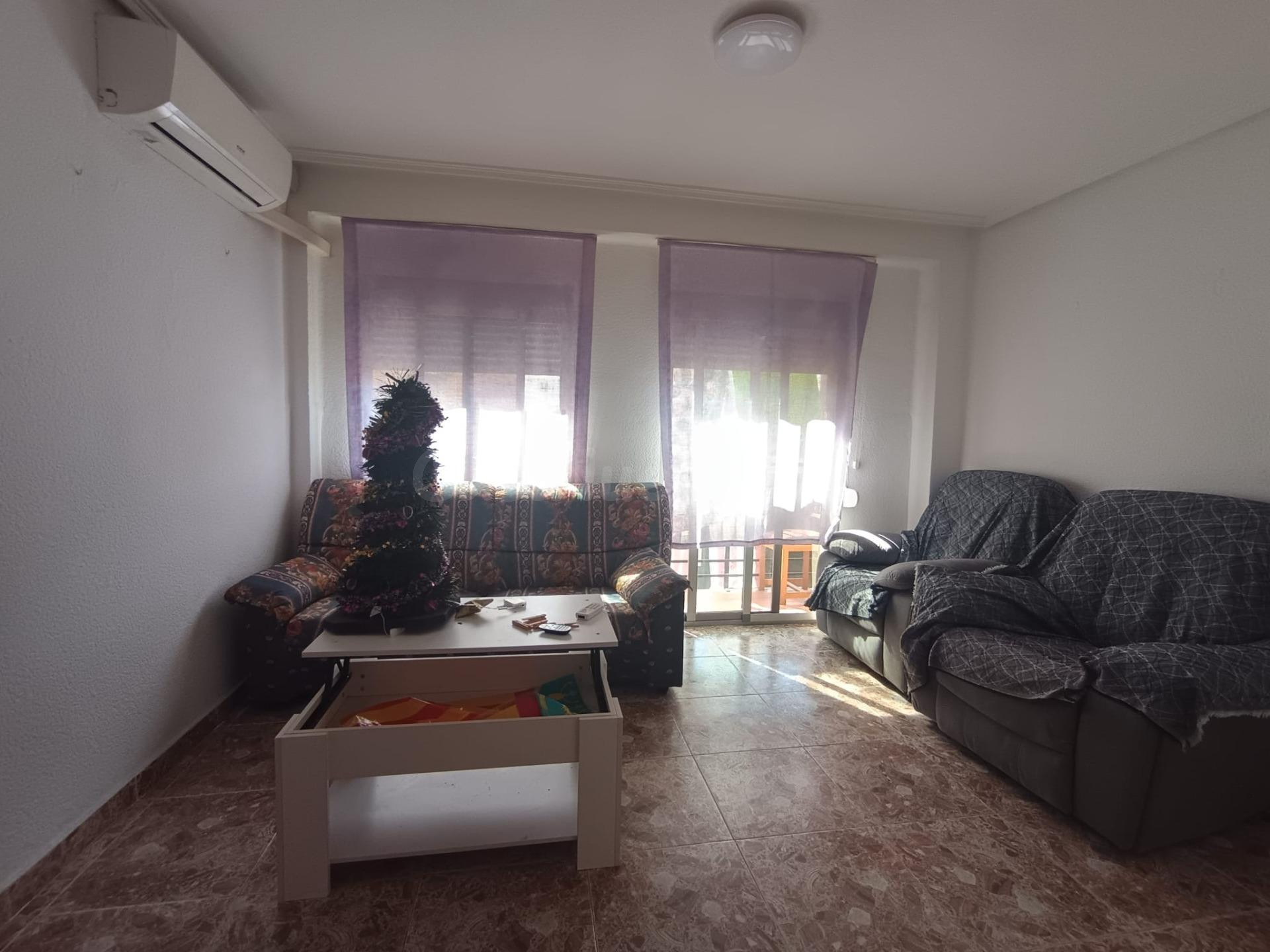 Piso de 3 habitaciones con baño reformado, aire acondicionad - foto 2