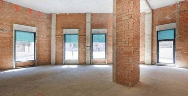 Local comercial en alquiler - foto 4