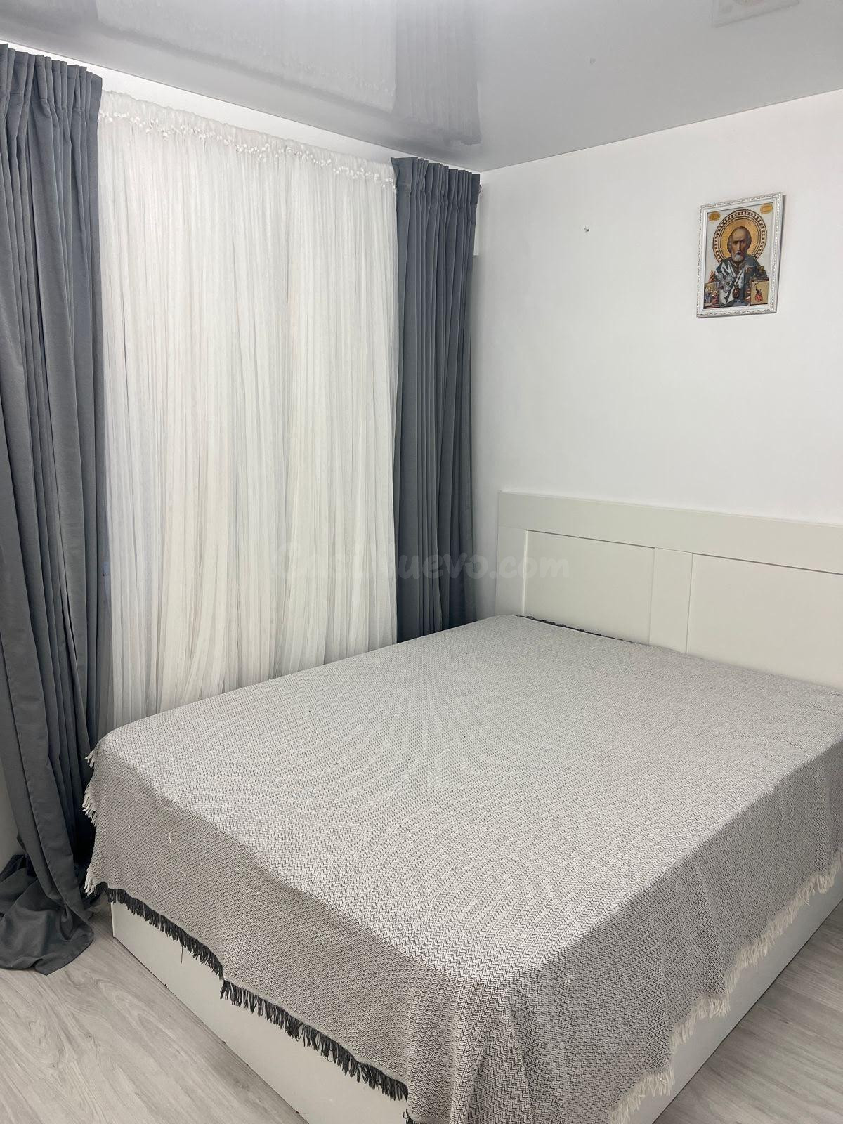 Piso reformado de 2 habitaciones junto al metro en Quart de  - foto 3
