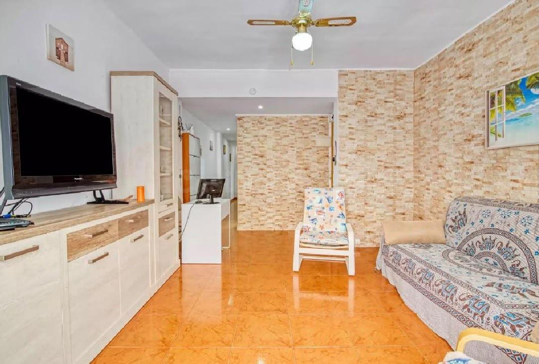 Luminoso apartamento con terraza en Palmeres - foto 2