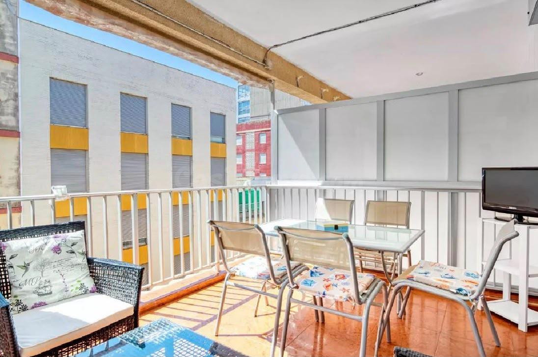Luminoso apartamento con terraza en Palmeres - foto 3