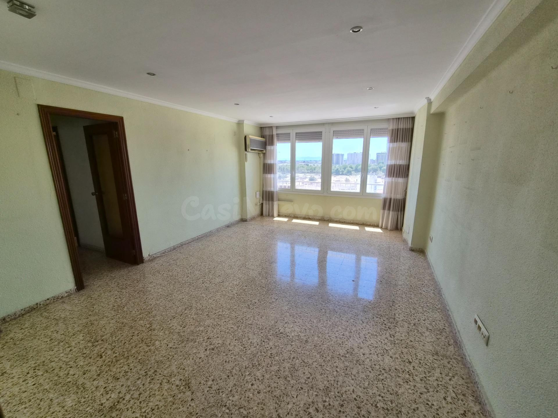 Vivienda con 4 habitaciones, mucha luz natural y una ubicaci - foto 2