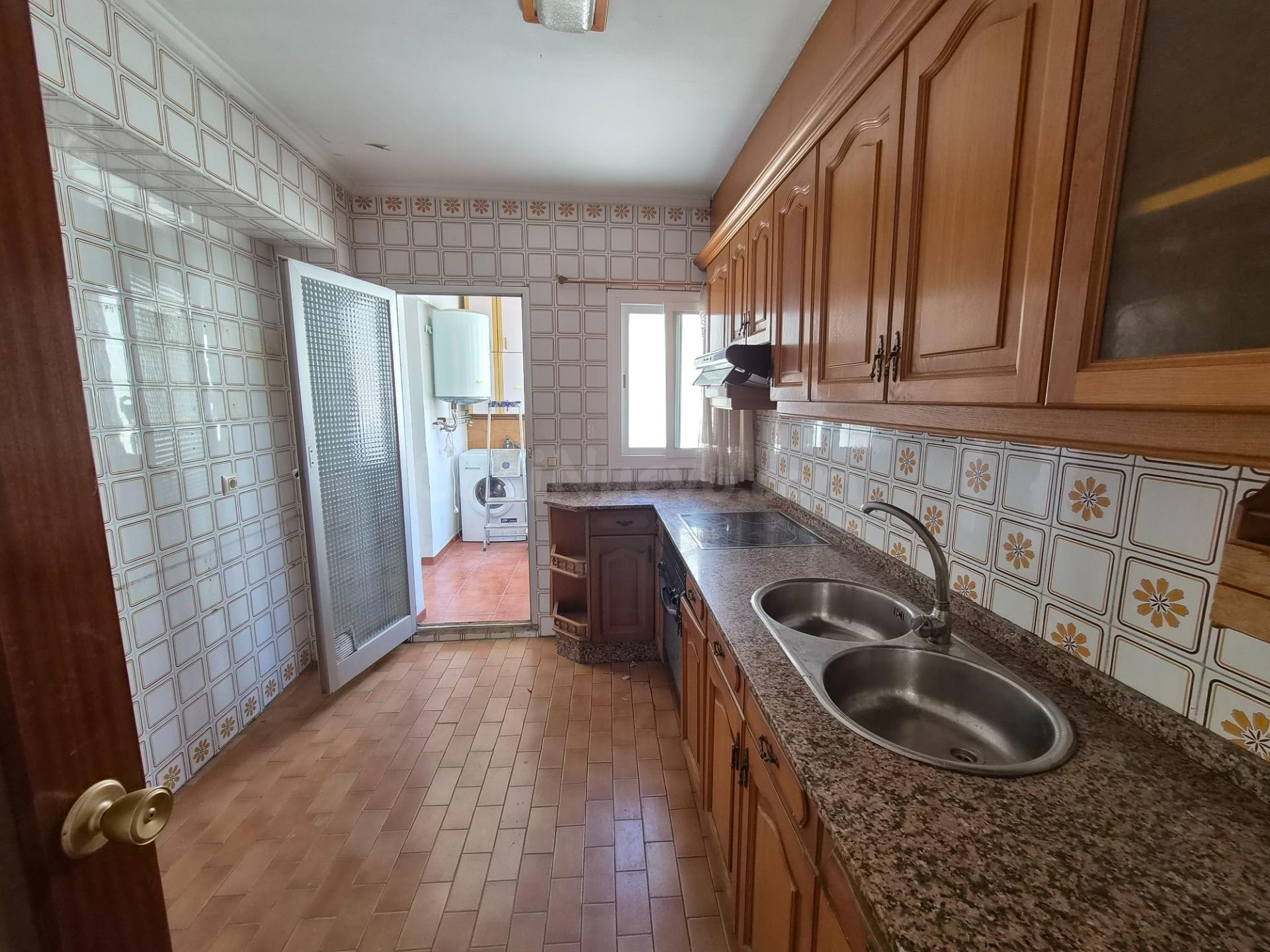 Vivienda con 4 habitaciones, mucha luz natural y una ubicaci - foto 4