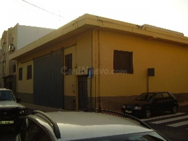 Local comercial 566m² en alquiler - Ejido norte - foto 4