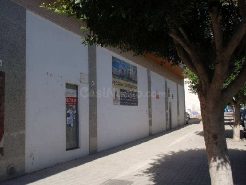 Local comercial 290m² en alquiler - Ejido sur