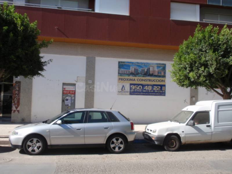 Local comercial 290m² en alquiler - Ejido sur - foto 2