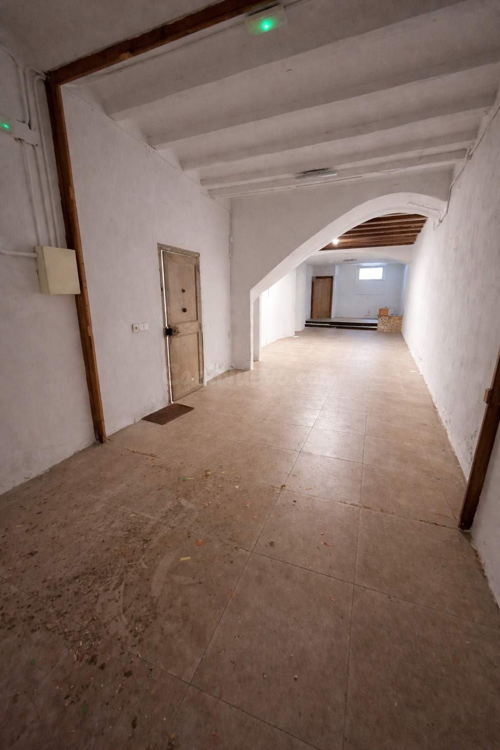 Local comercial en alquiler en ubicación privilegiada junto a la Rambla de Vilanova i la Geltrú