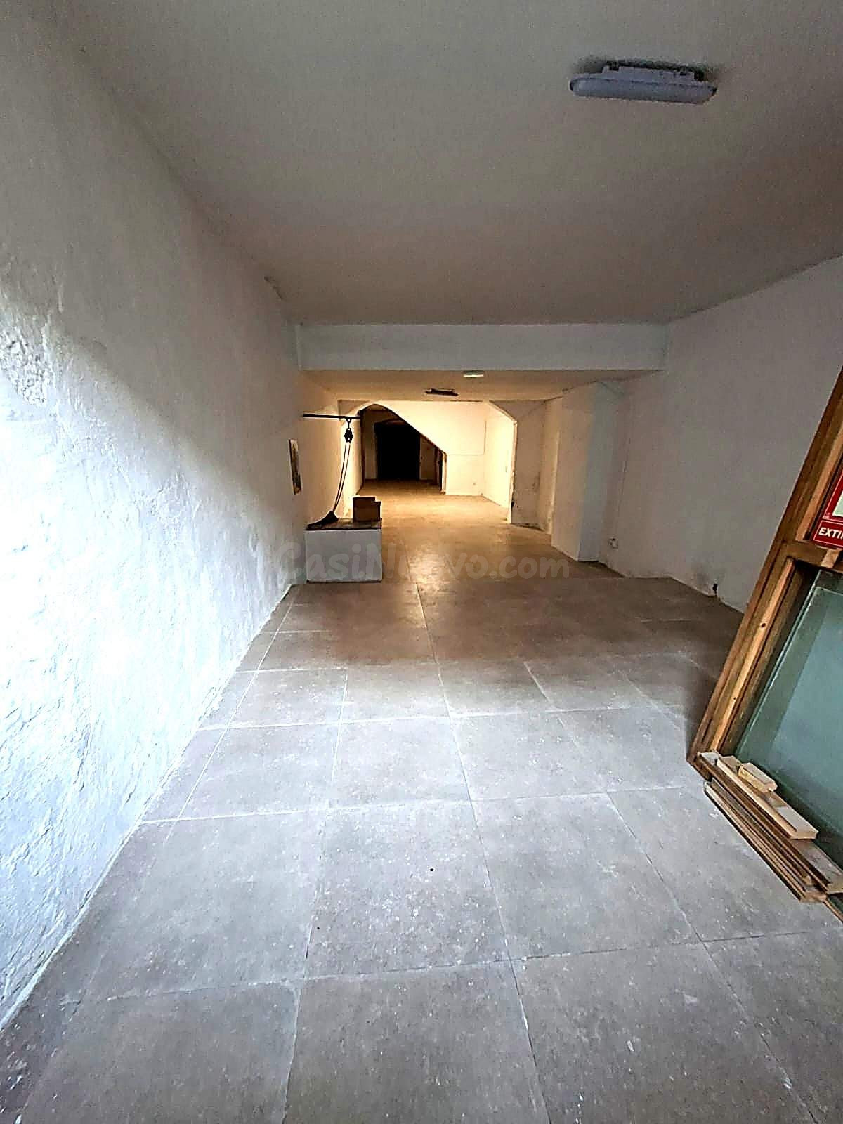 Local comercial en alquiler en ubicación privilegiada junto  - foto 2