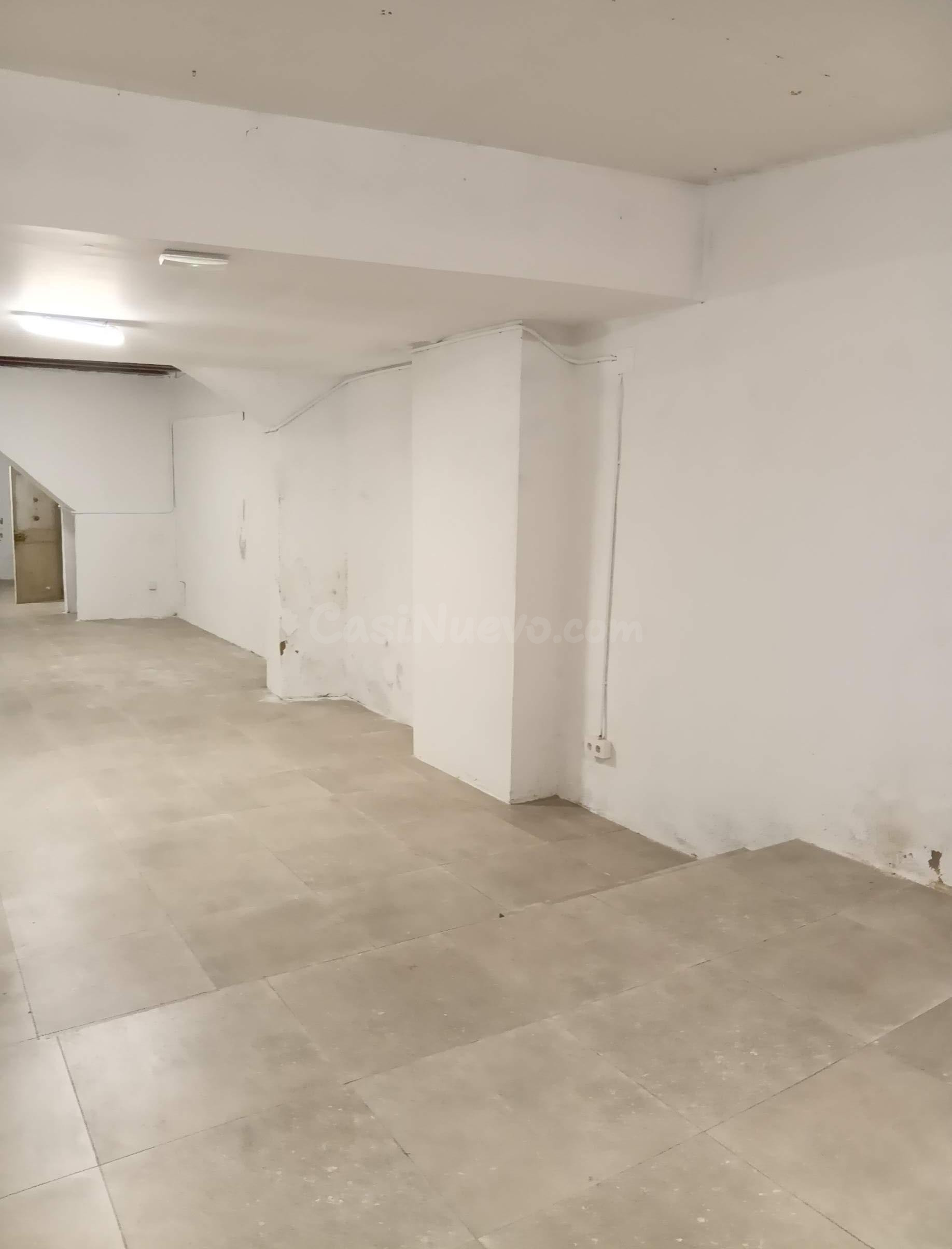 Local comercial en alquiler en ubicación privilegiada junto  - foto 5