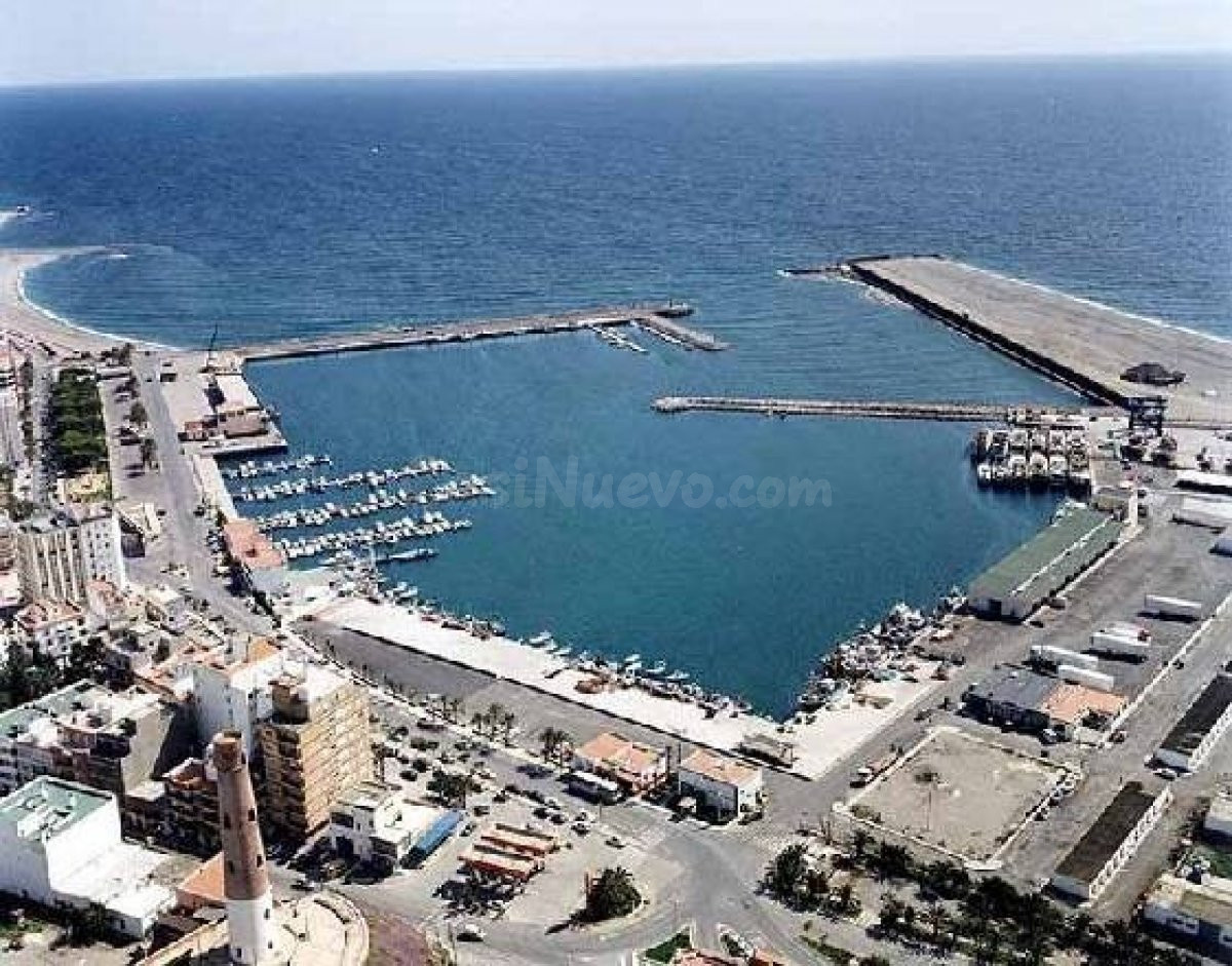 LOCAL COMERCIAL EN PASEO DE LOS TRISTES ADRA - foto 4