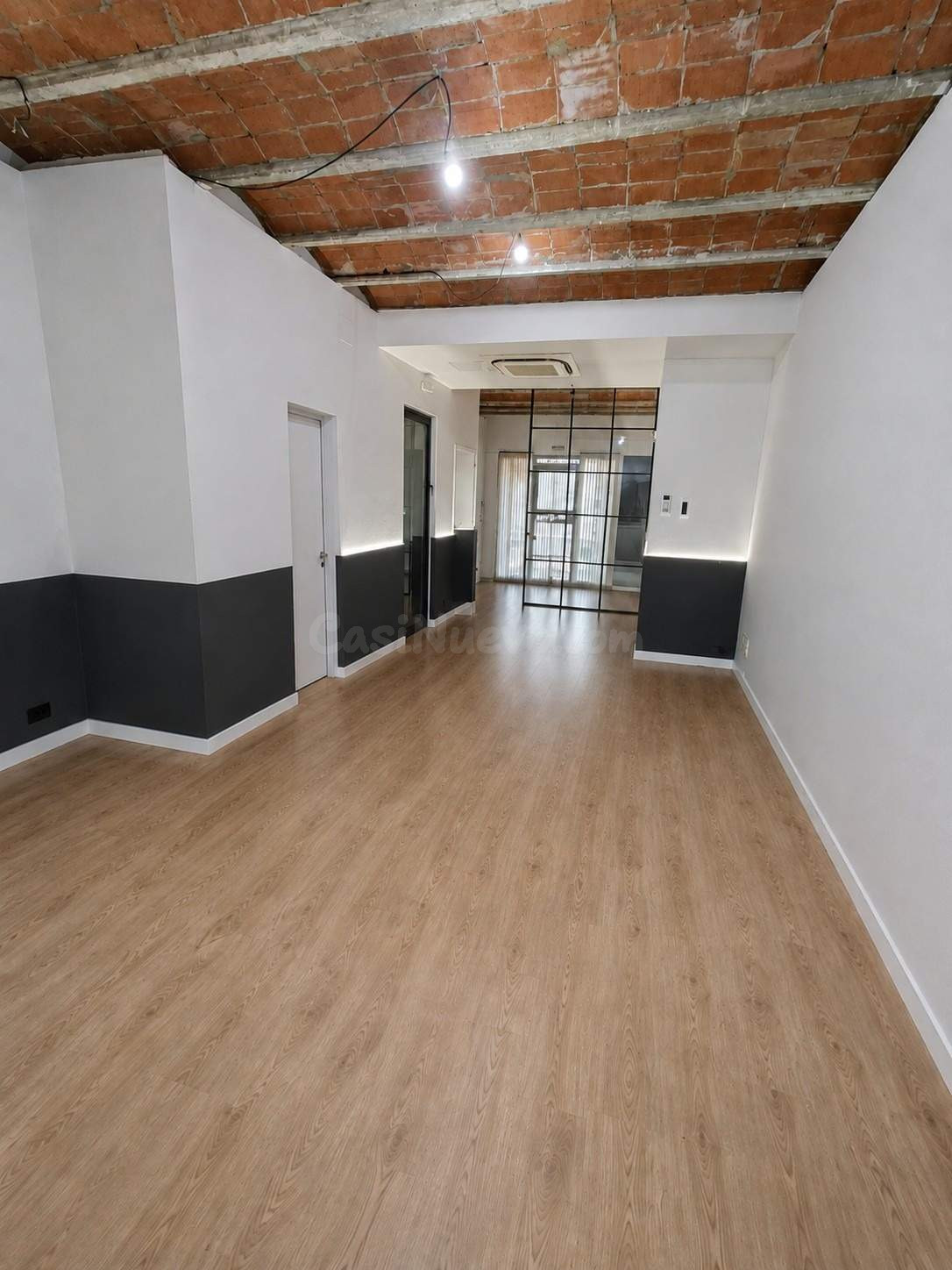 LOCAL COMERCIAL MODERNO Y VERSÁTIL EN EL CENTRO DE SITGES - foto 3