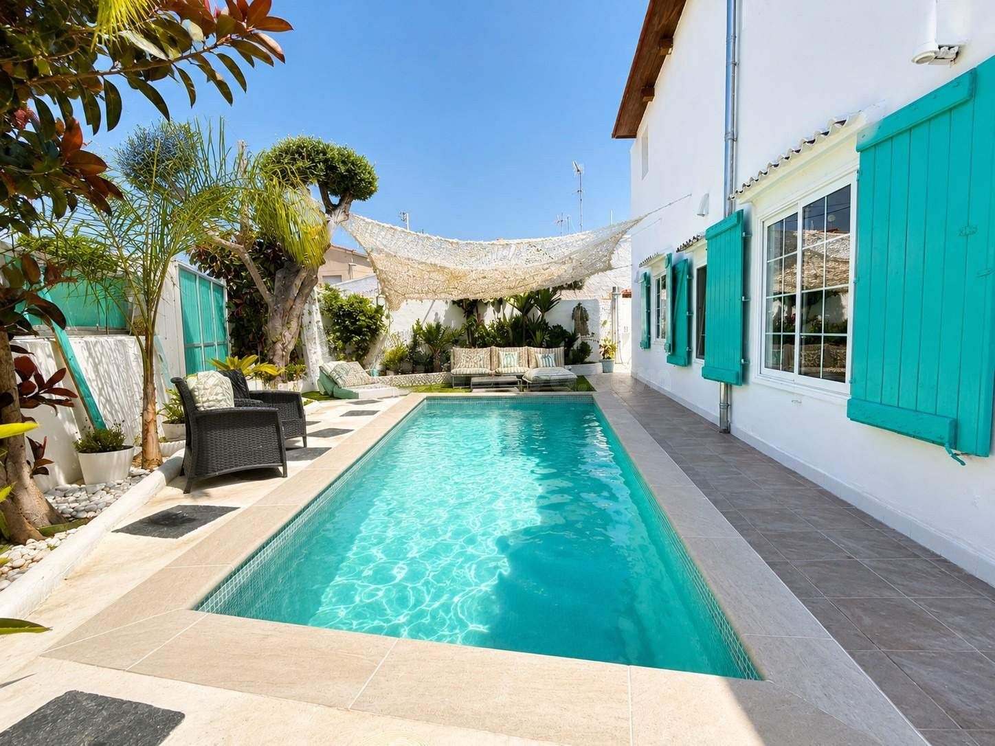Casa reformada con piscina privada, gran exterior y con posi