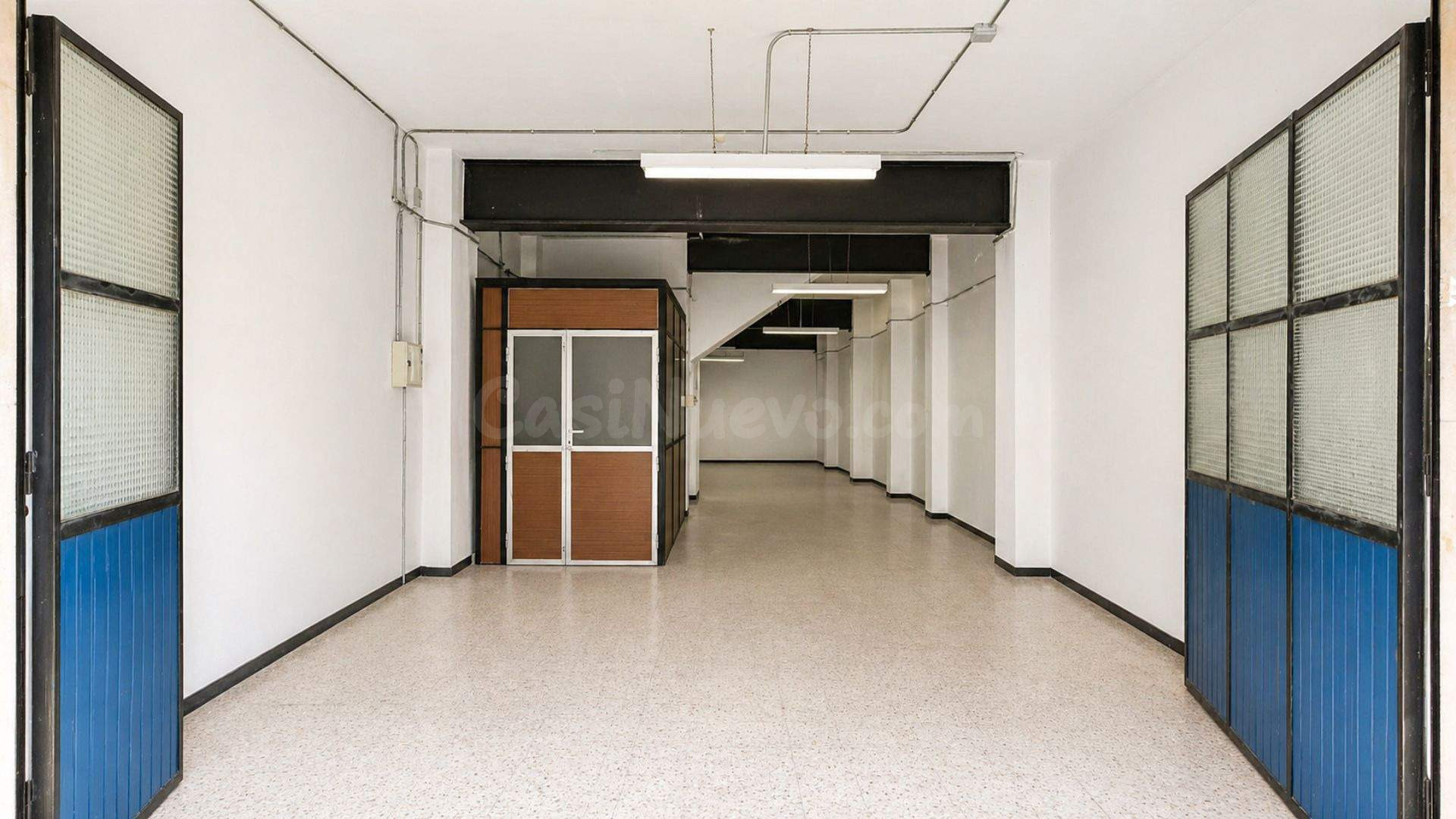 LOCAL COMERCIAL DIÁFANO EN ZONA URBANA