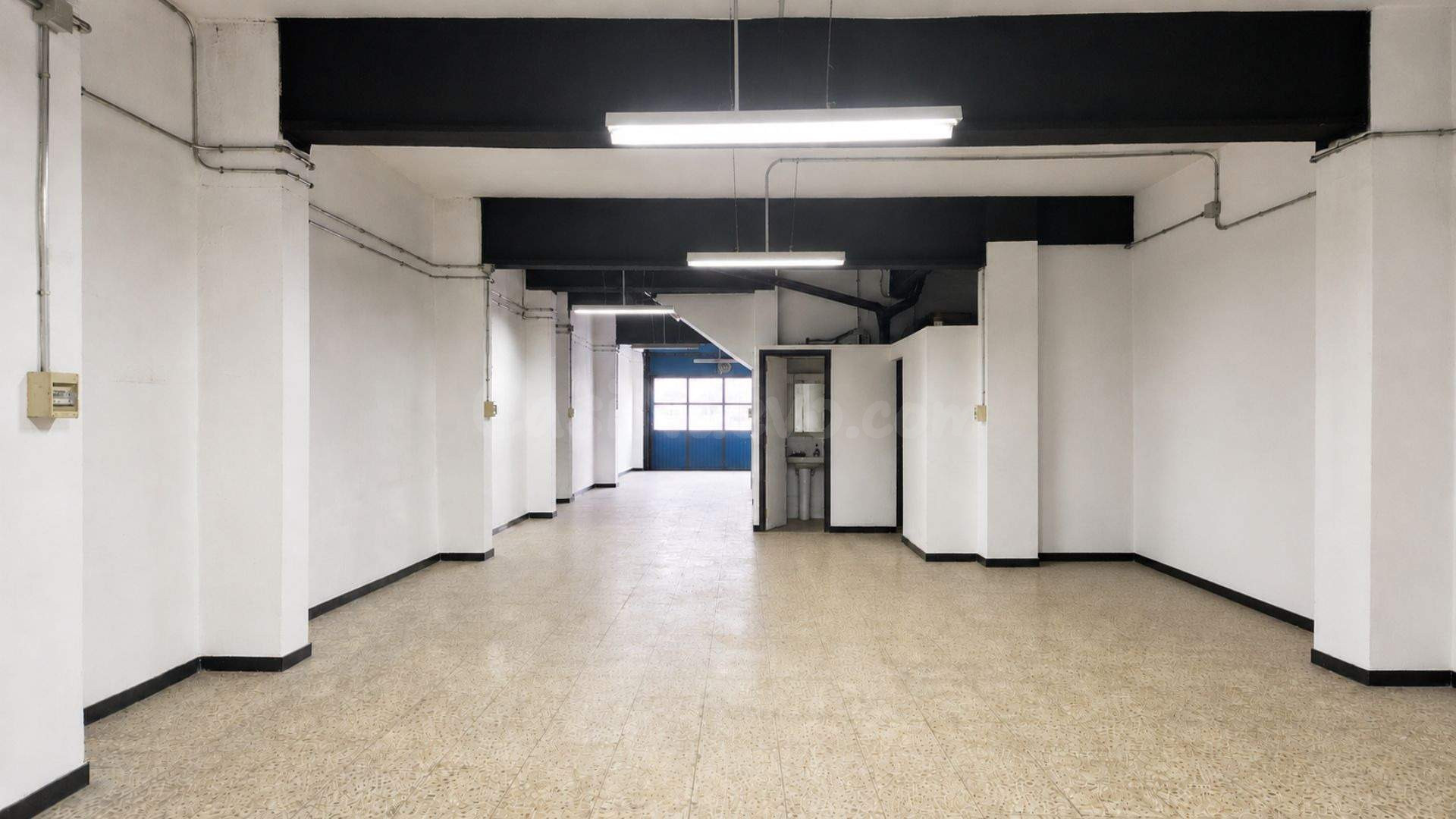 LOCAL COMERCIAL DIÁFANO EN ZONA URBANA - foto 4
