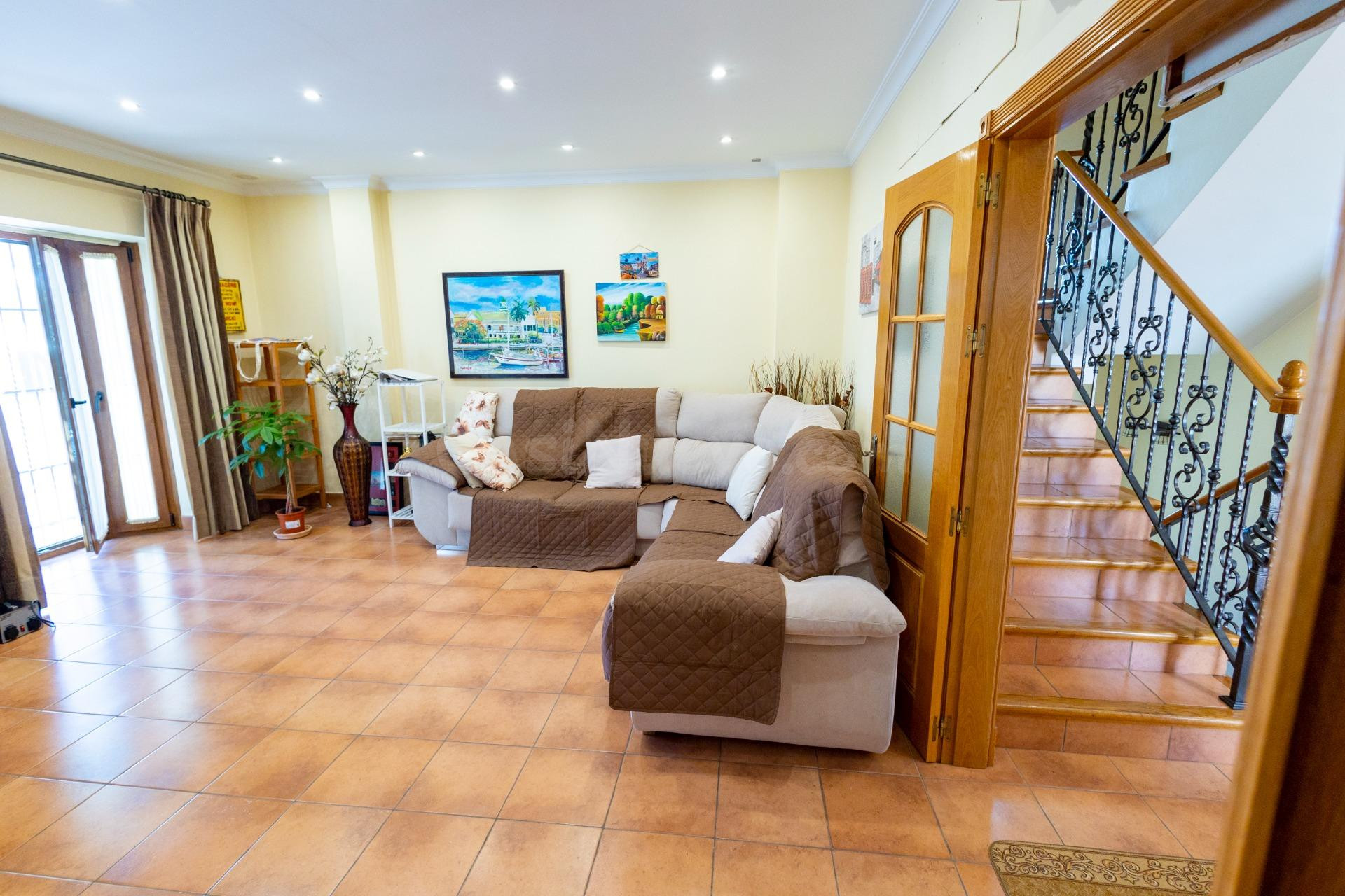 CHALET CON PISCINA CLIMATIZADA Y SÓTANO EN LA LAGUNA - foto 5