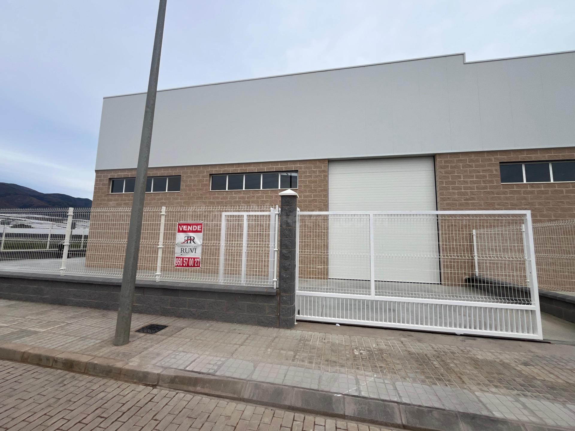 NAVE 2 INDUSTRIAL EN ALQUILER EN AV DEL TREINTA
