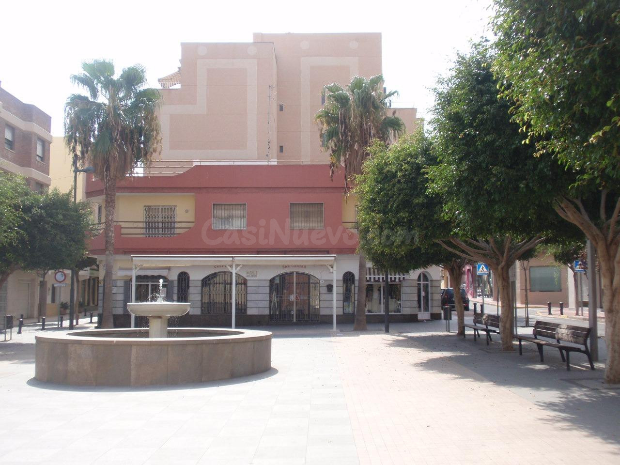 LOCAL COMERCIAL EN ALQUILER PLAZA PARROCO JOSE JIMENEZ - foto 3
