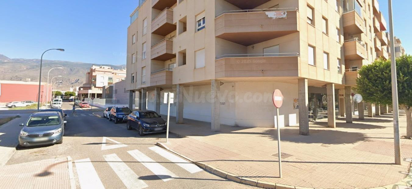 LOCAL EN ALQUILER PASEO PEDRO PONCE EL EJIDO - foto 4