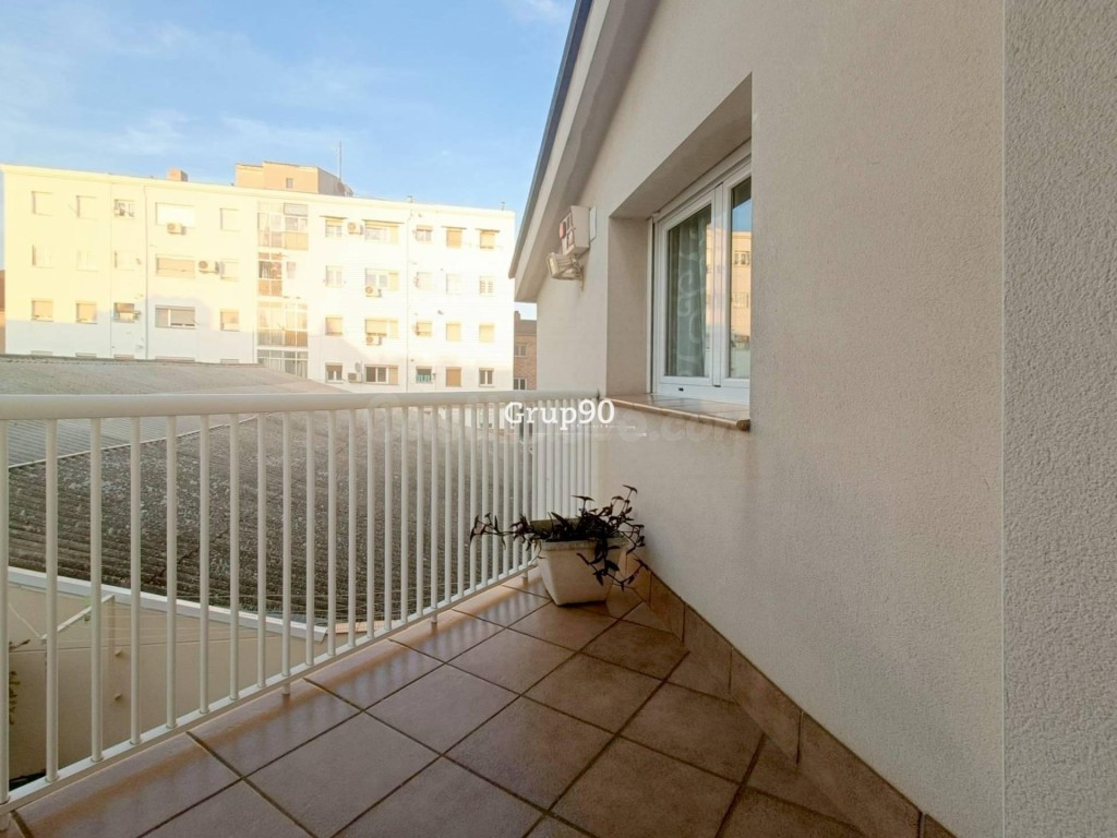 ¡Acogedor Apartamento en La Bordeta! - foto 3
