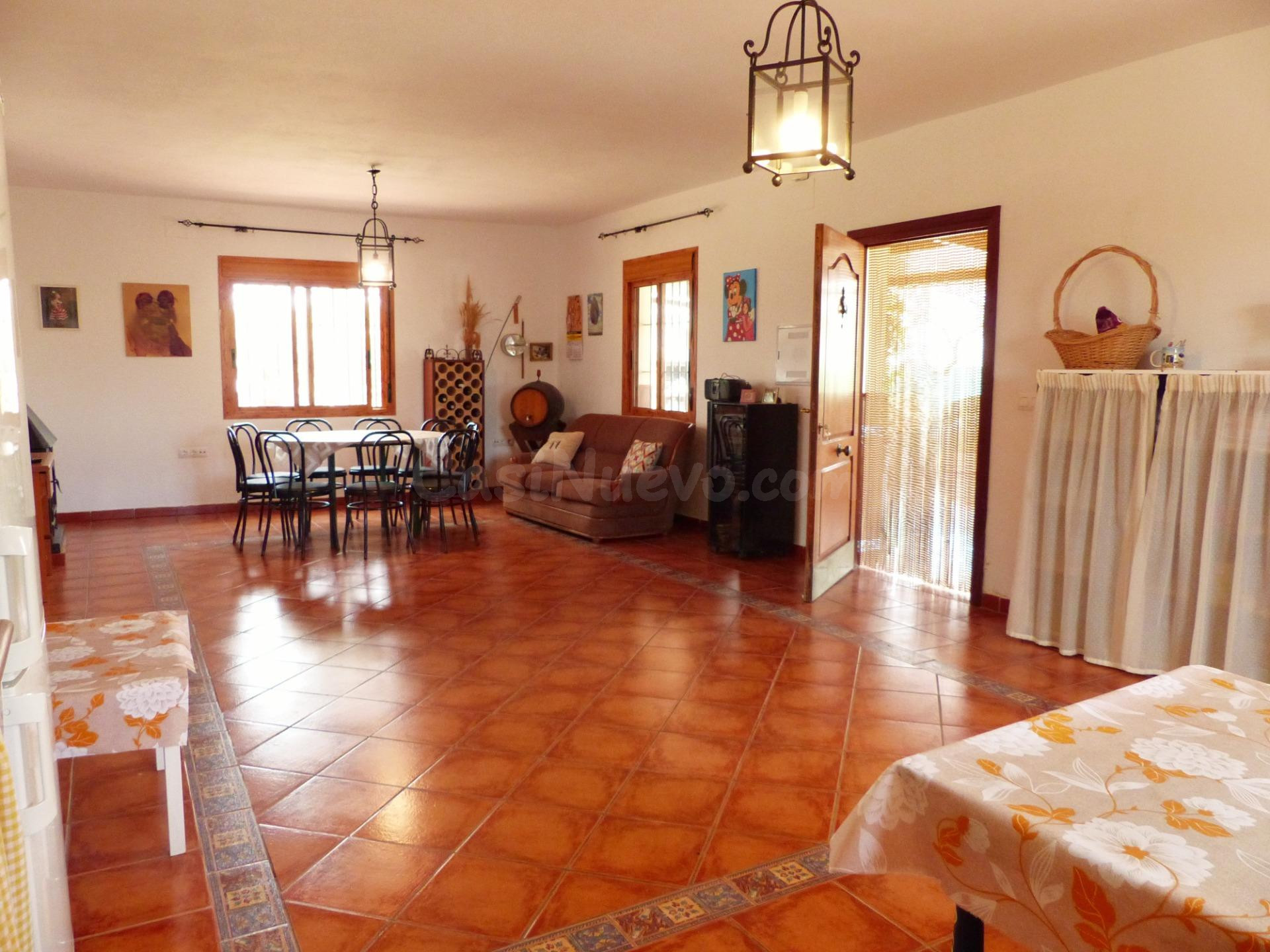PRECIOSA CASA CON JARDIN EN FINCA RÚSTICA - foto 4