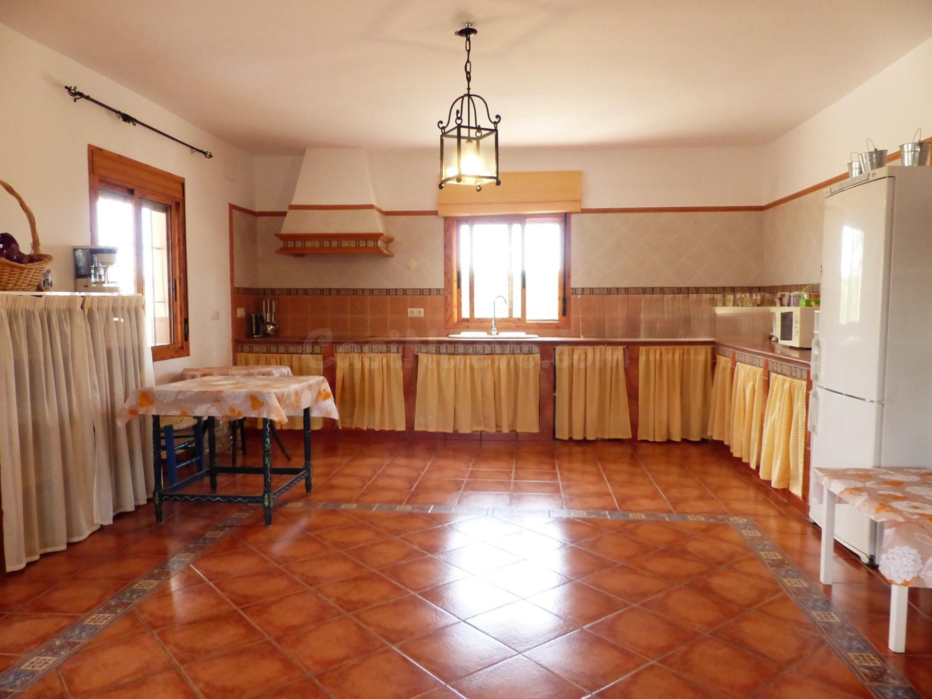 PRECIOSA CASA CON JARDIN EN FINCA RÚSTICA - foto 5