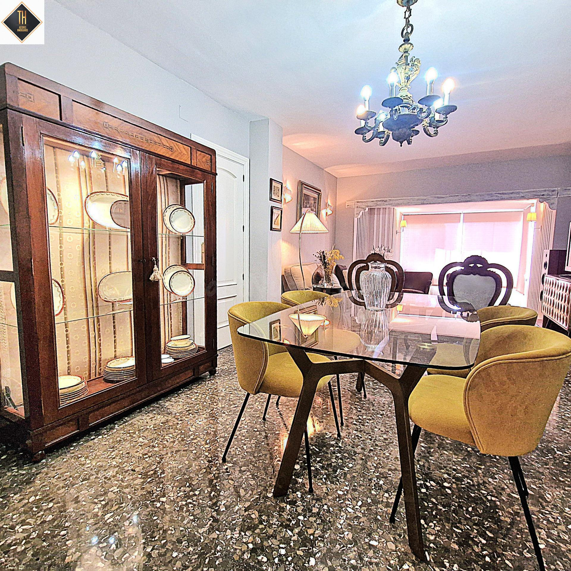 Piso de 4 dormitorios, tres baños , decima planta, esquina , - foto 2