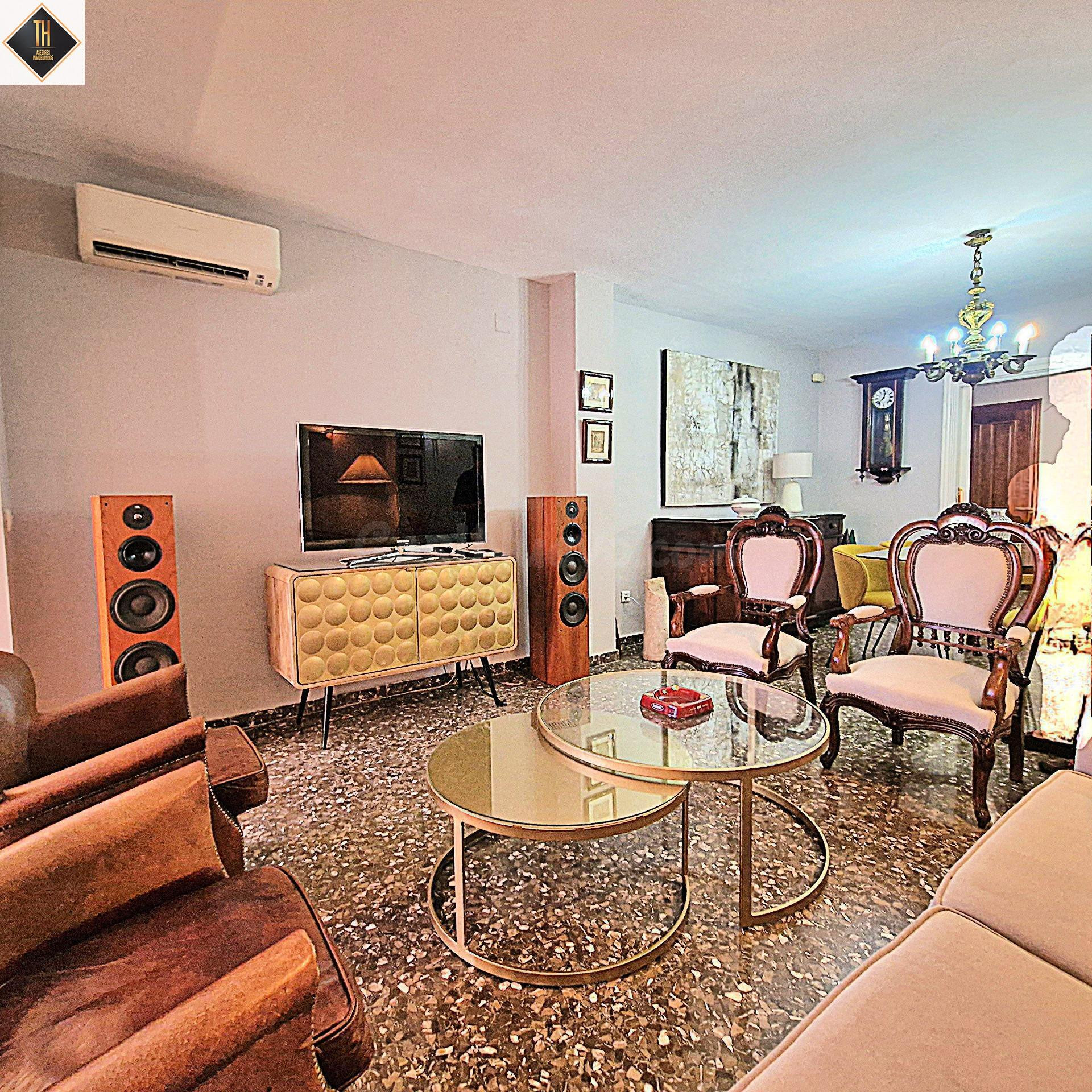 Piso de 4 dormitorios, tres baños , decima planta, esquina , - foto 3