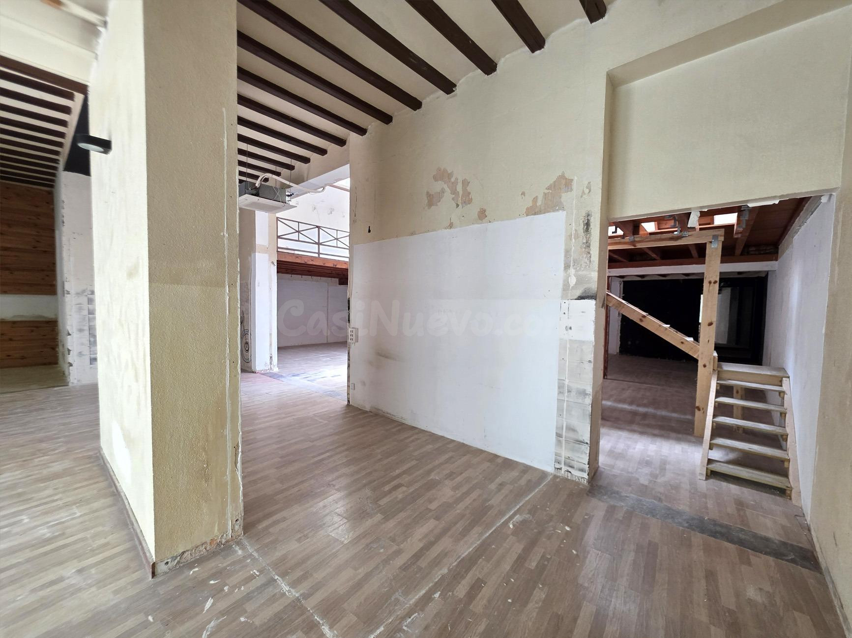 Local en Castellón, entre calle Enmedio y Plaza Mª Agustina. 300 m2 de planta baja - foto 5
